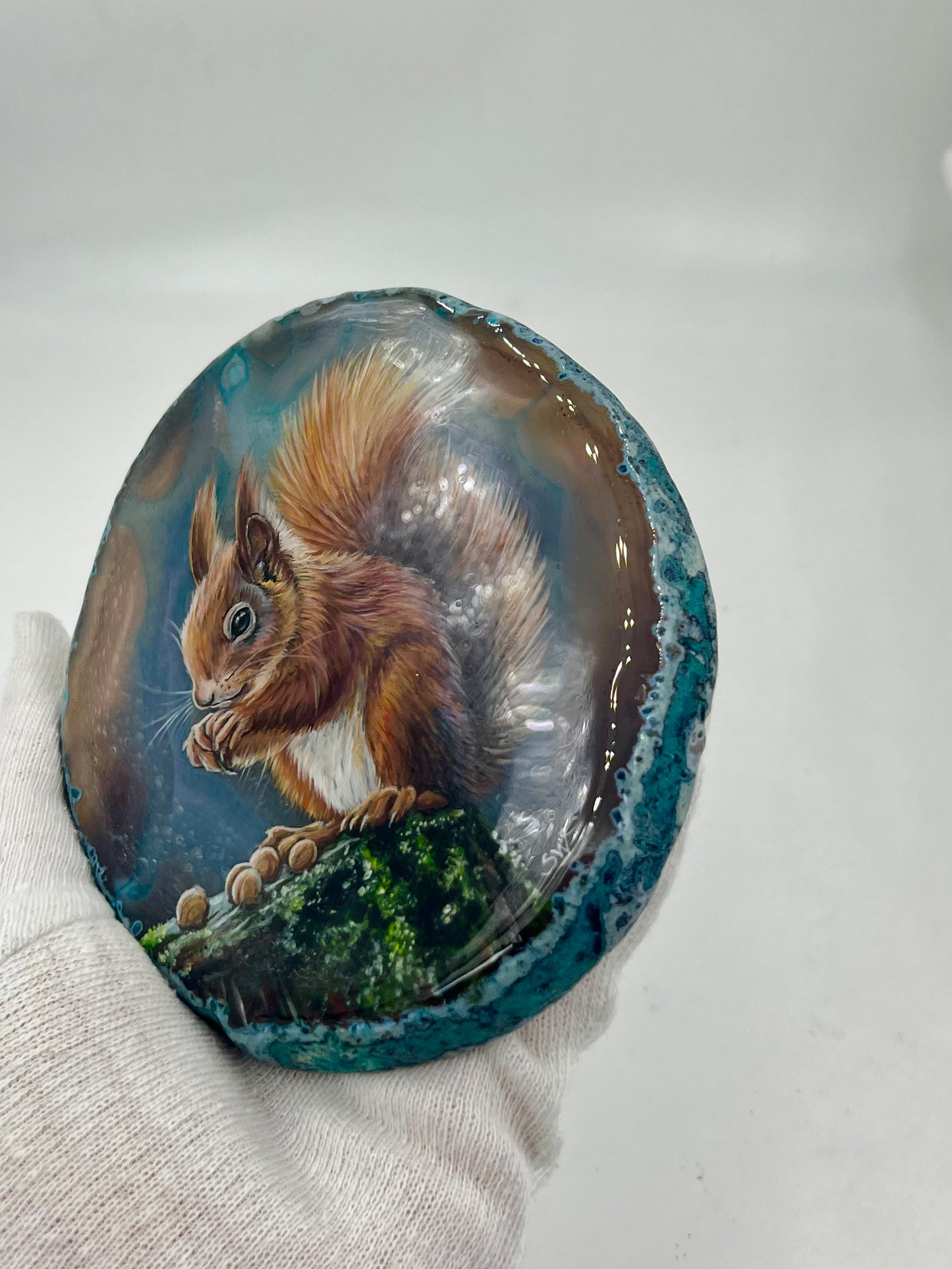 Einzigartige bemalt Achatscheibe/Das Eichhörnchen/Hand bemalt /Deko/Tierpotrait/ink.Metallständer