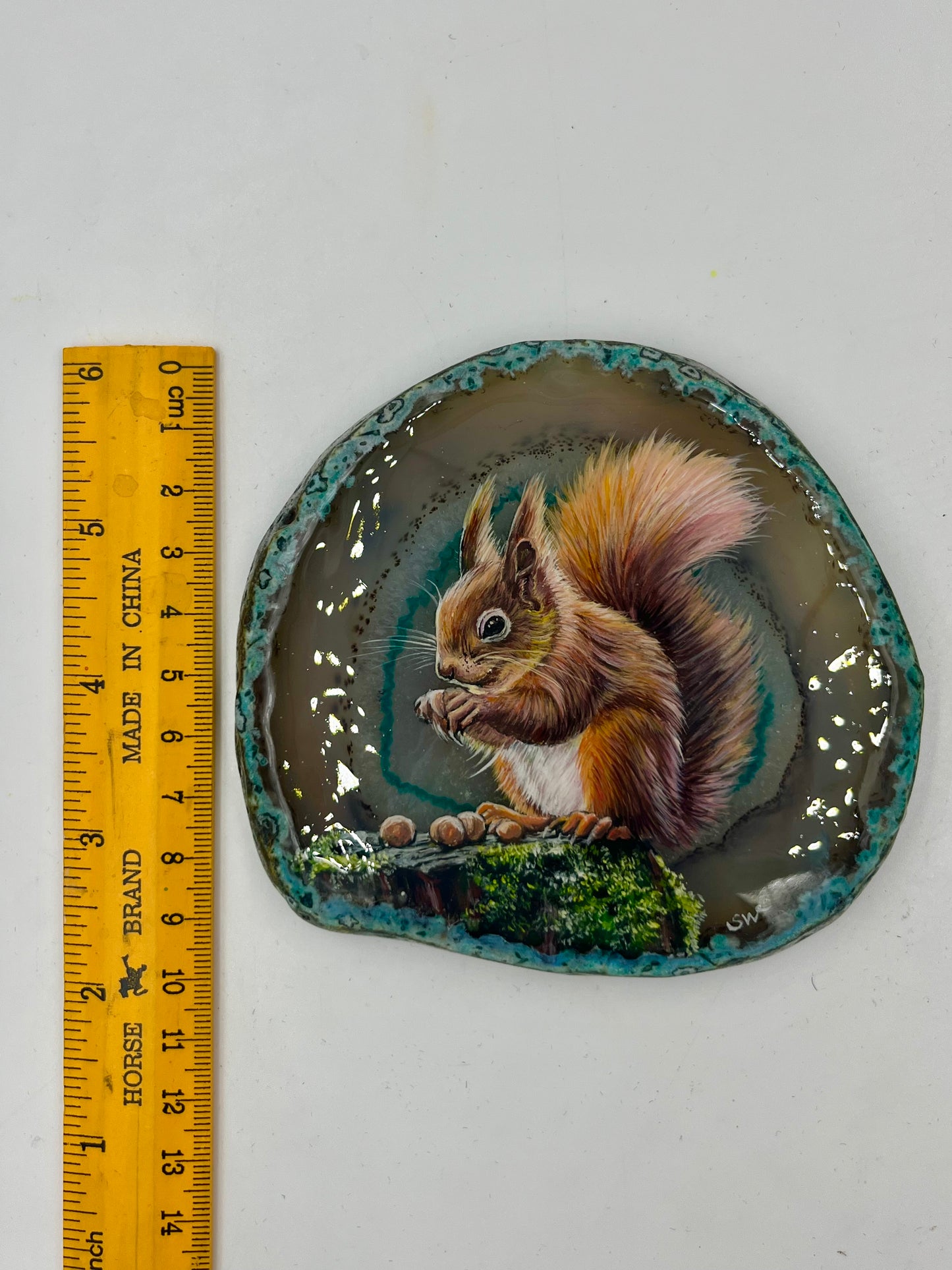 Einzigartige bemalt Achatscheibe/Das Eichhörnchen/Hand bemalt /Deko/Tierpotrait/ink.Metallständer