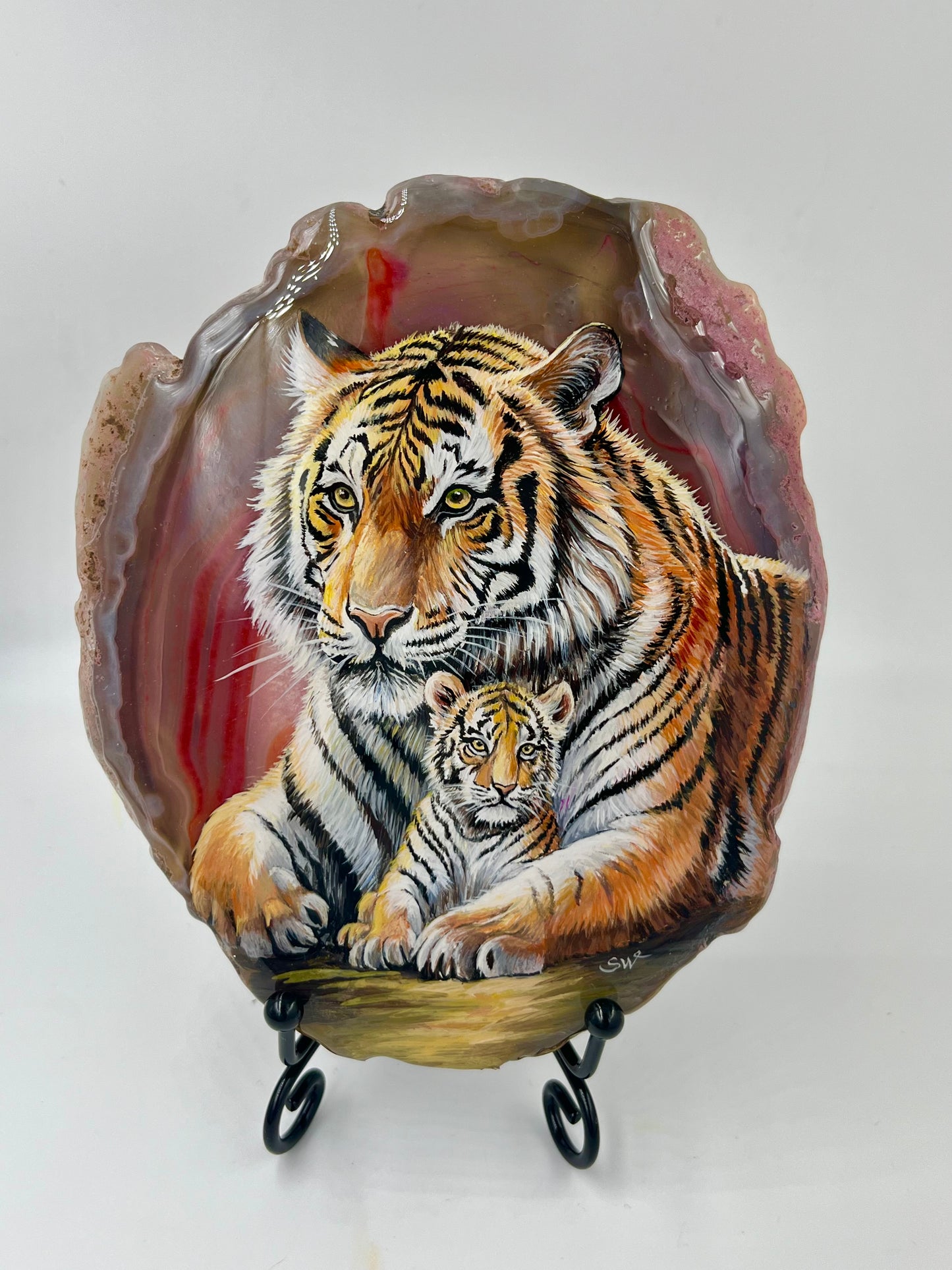 Einzigartige handbemalte Achatscheibe /die Tiger Mama und Baby /ink.Metallständer