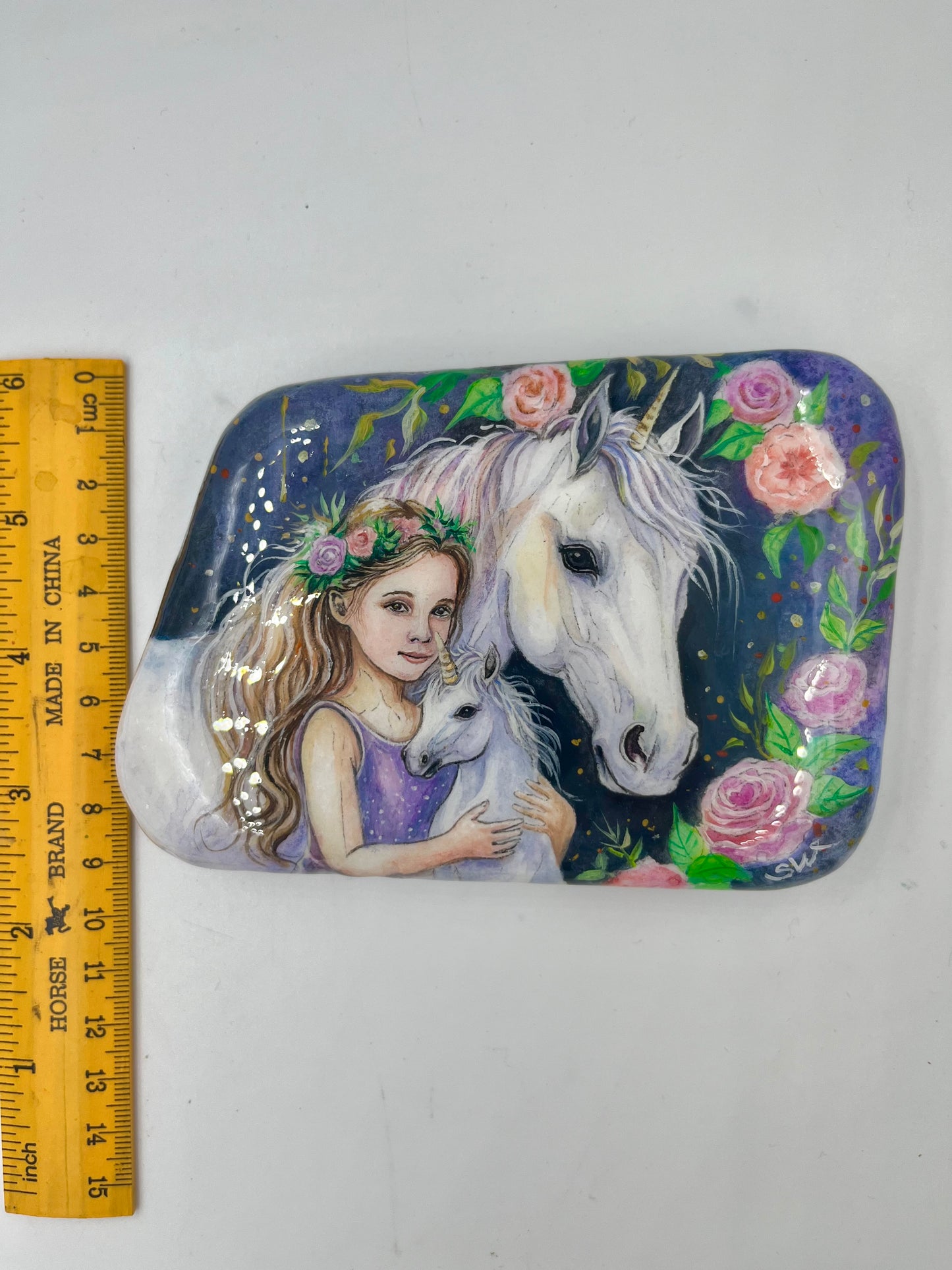 Einzigartig handbemalte Stein-das Märchen und die Einhörner /inklusive Tischstaffelei