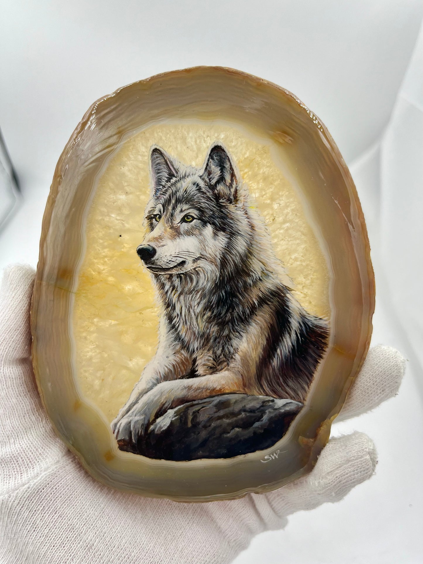 Einzigartige bemalt Achatscheibe/Der Wolf /Hand bemalt /Deko/Tierpotrait/ink.Metallständer