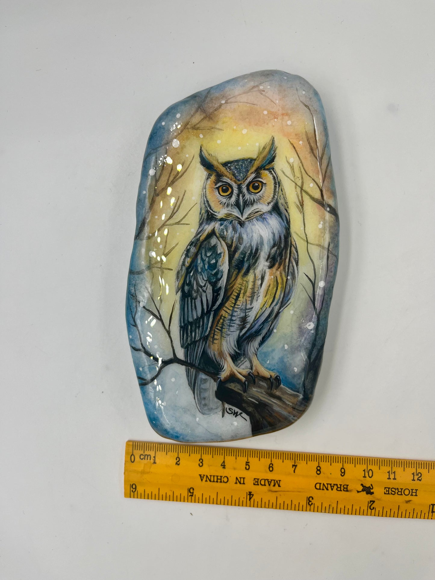 Einzigartig handbemalte Stein-der Eule/inklusive Tischstaffelei