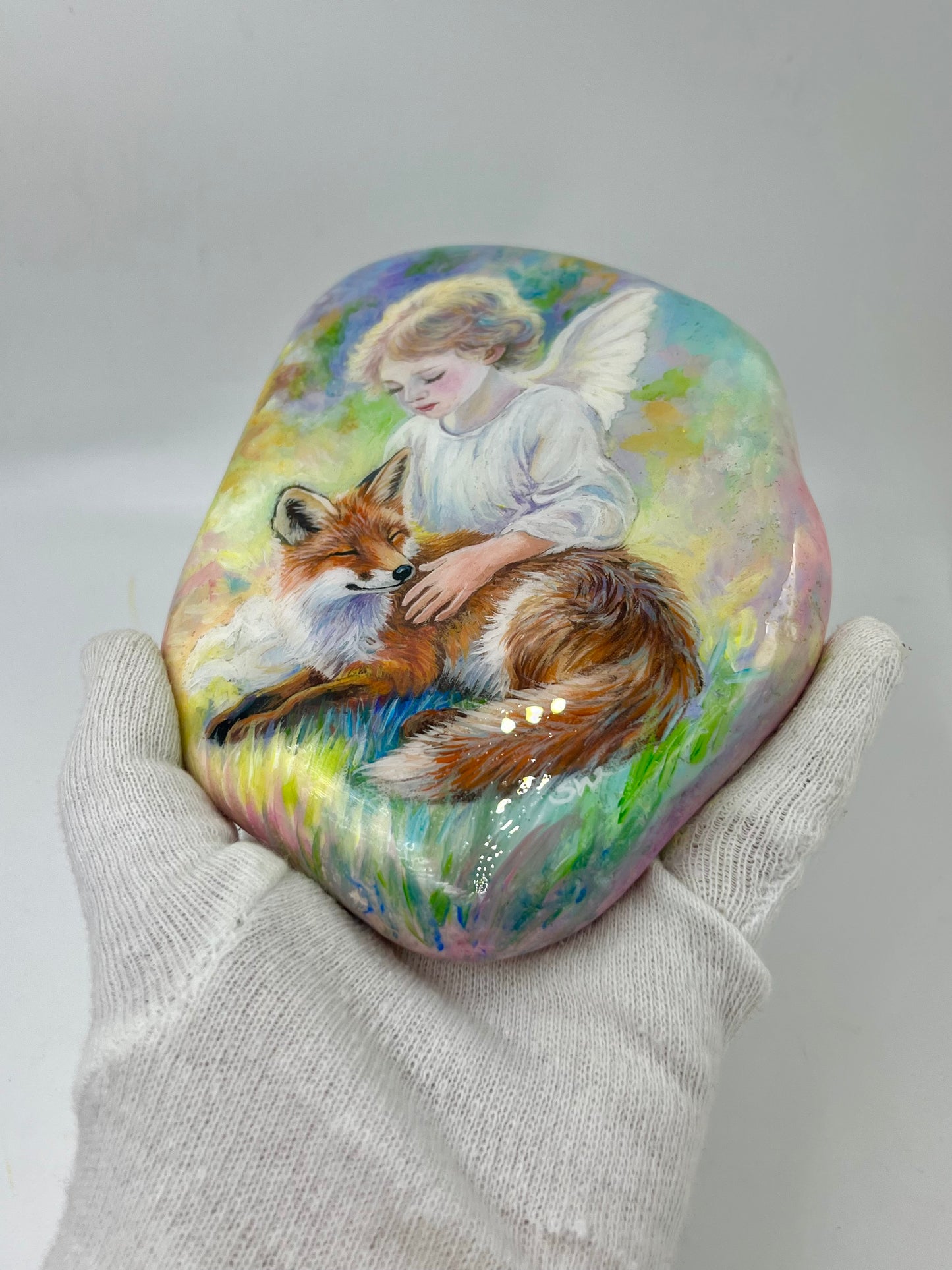 Einzigartig handbemalte Stein-der kleine Engel und der Fuchs inklusive Tischstaffelei