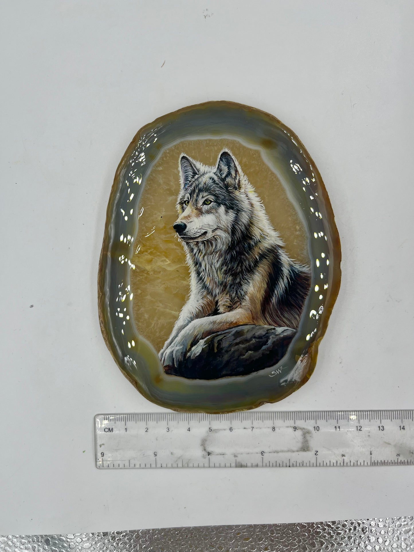 Einzigartige bemalt Achatscheibe/Der Wolf /Hand bemalt /Deko/Tierpotrait/ink.Metallständer