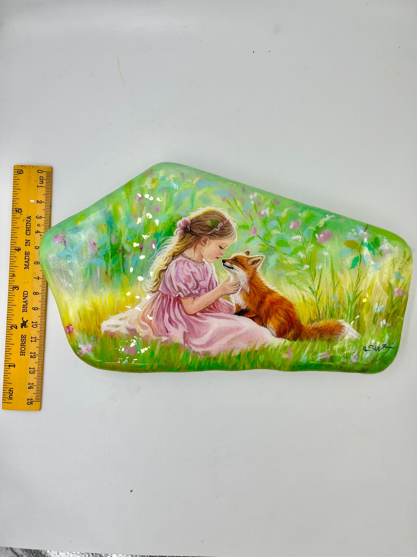 Einzigartig handbemalte Große stein/das kleine Mädchen und der kleine Fuchs/inklusive Tischstaffelei