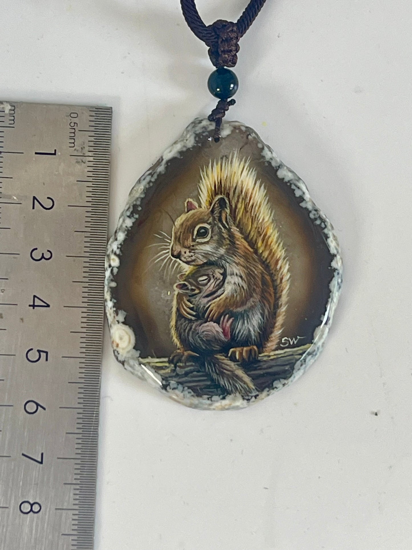 Einzigartige Anhänger /Eichhörchen Mama und Kind/Achat/Hand bemalt Juwelen und tragbare Kunst /Natur Schmuck