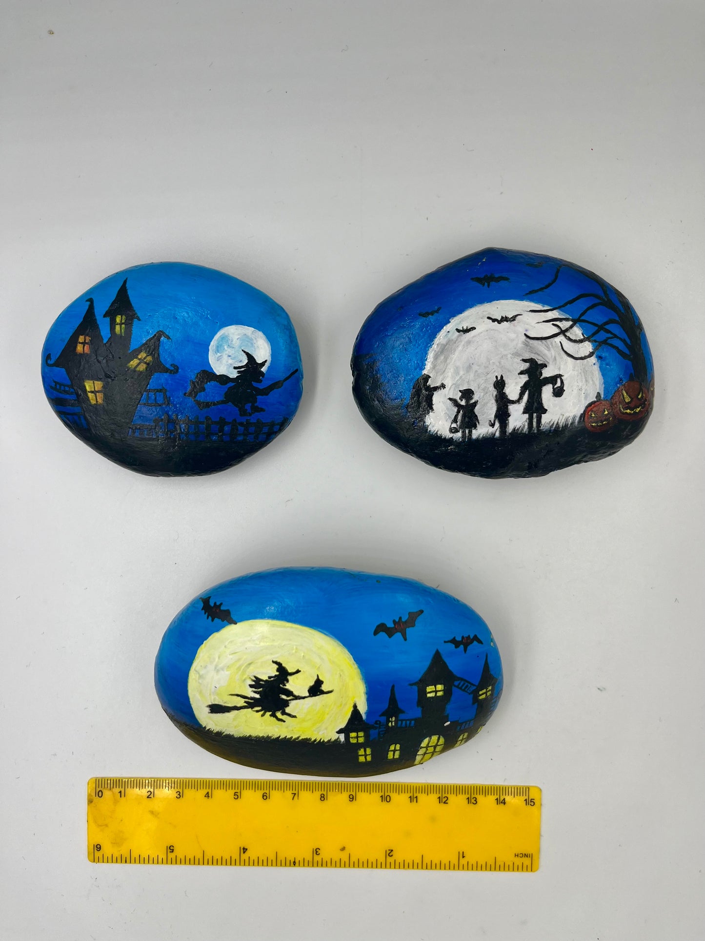 Einzigartig handbemalte Stein-Halloween Motiv -inklusive Tischstaffelei