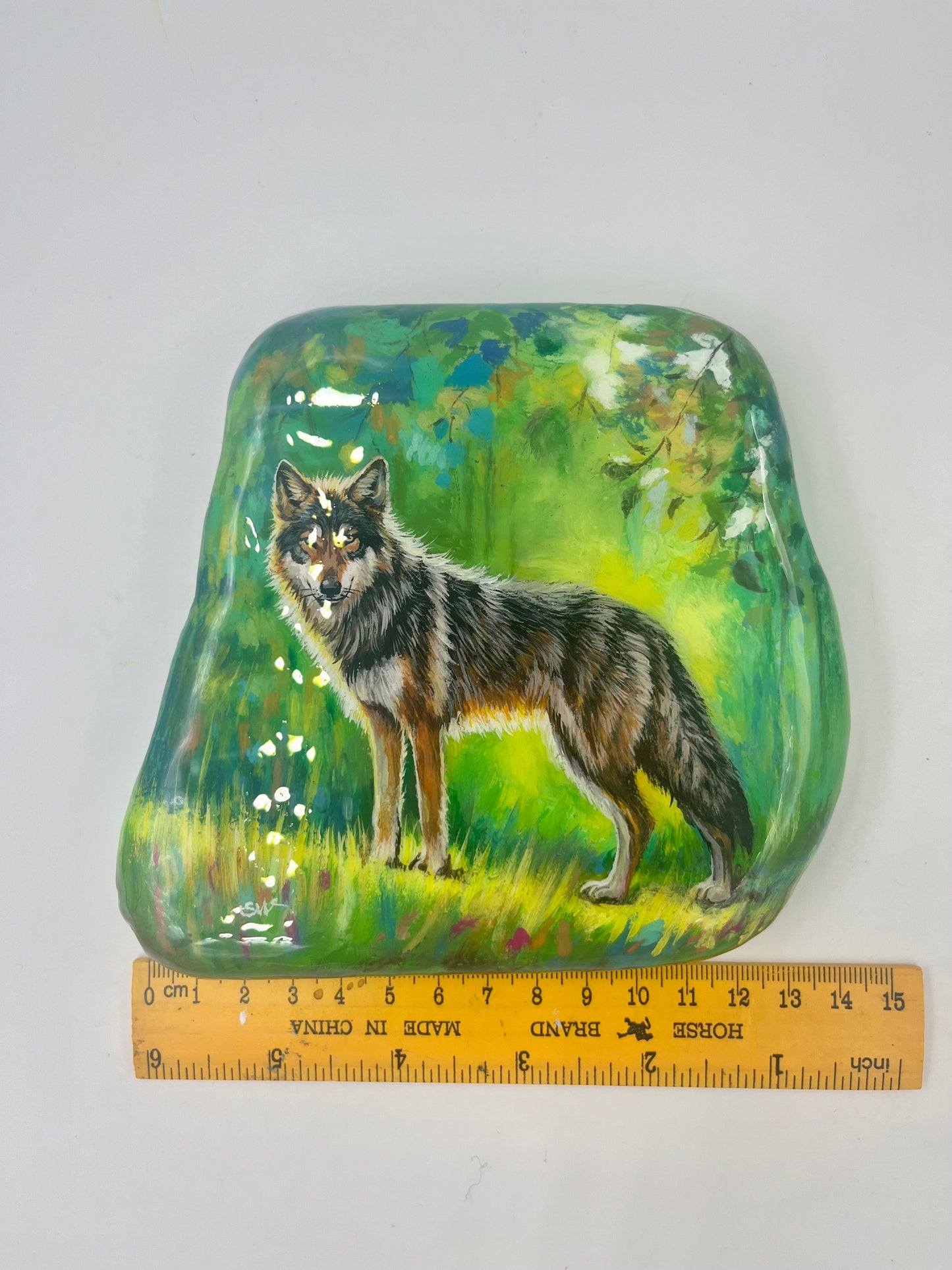 Einzigartig handbemalte Stein/der Wolf /inklusive Tischstaffelei