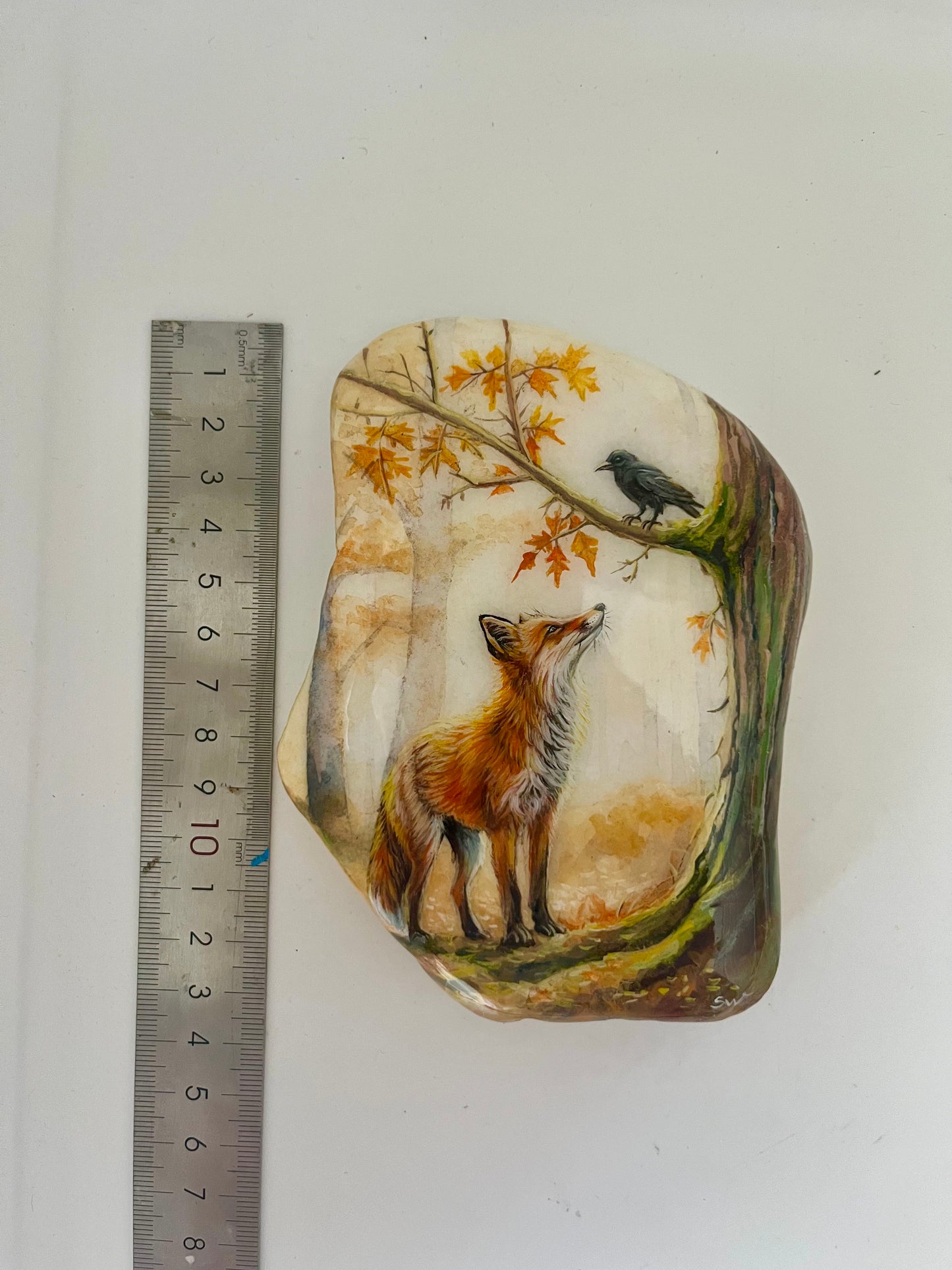 Einzigartig handbemalte Stein/Der Fuchs und der Rabe/inklusive Tischstaffele