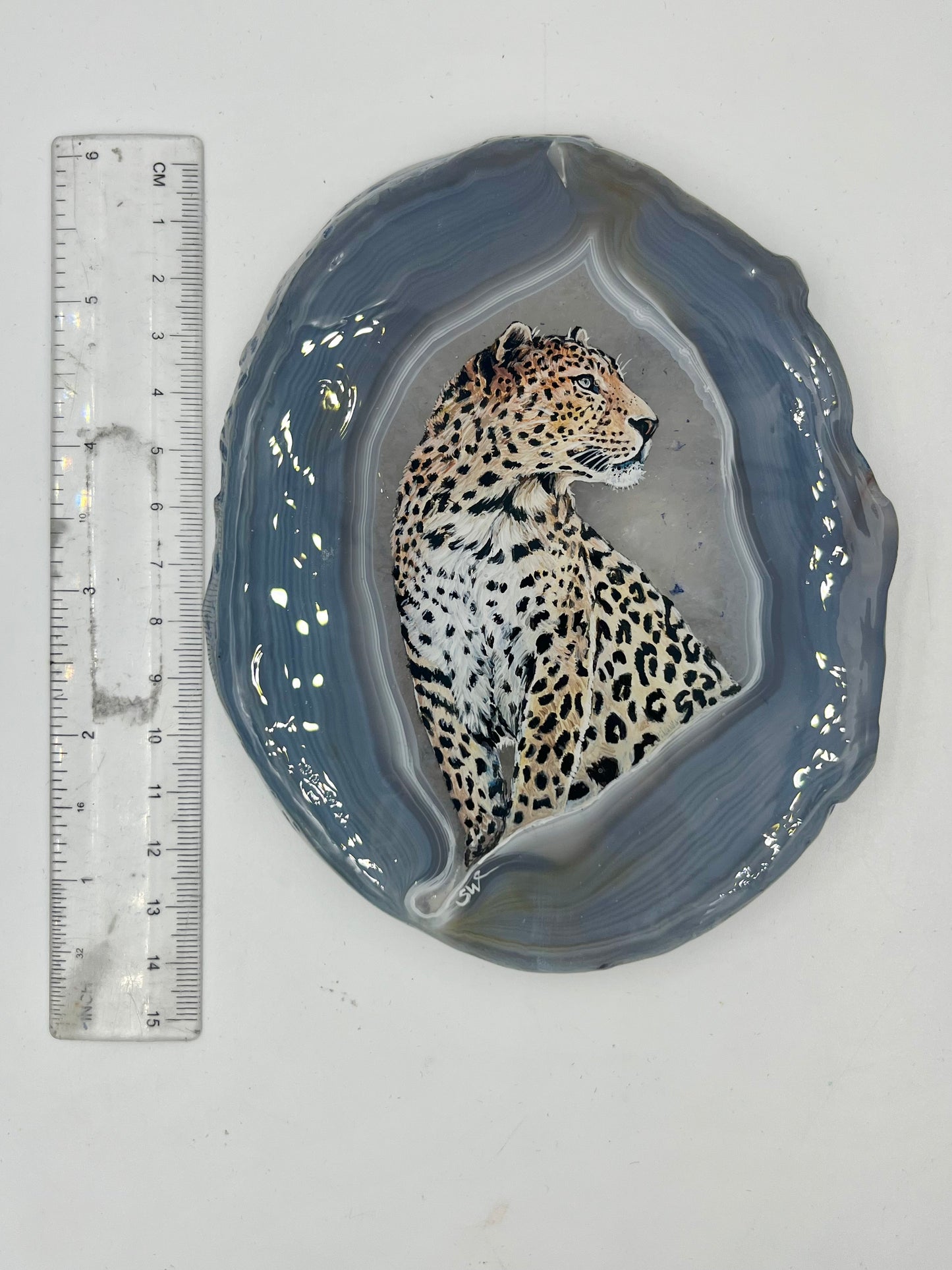 Einzigartige bemalt Achatscheibe/Der Leopard /Hand bemalt /Deko/Tierpotrait/ink.Metallständer