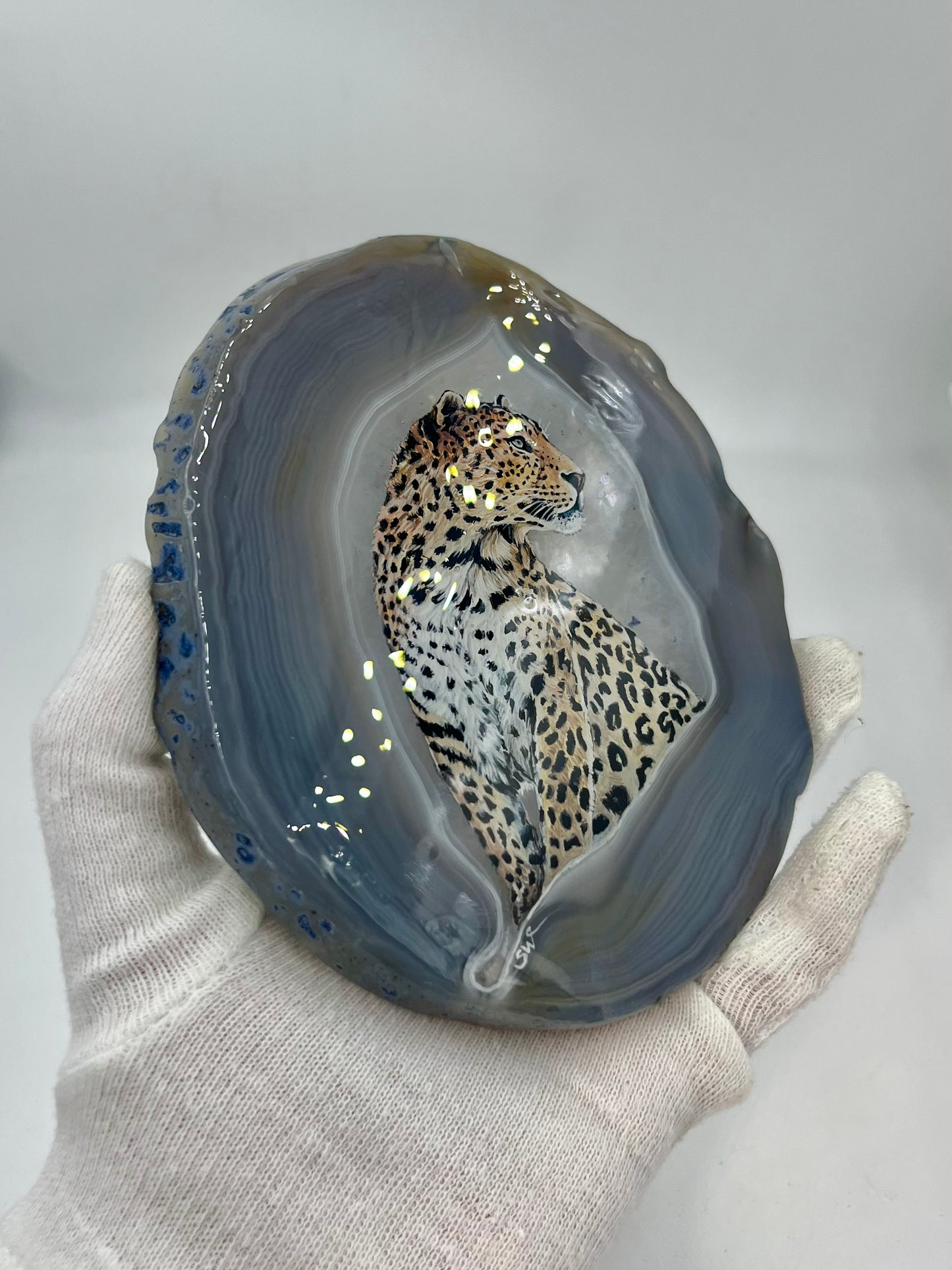 Einzigartige bemalt Achatscheibe/Der Leopard /Hand bemalt /Deko/Tierpotrait/ink.Metallständer