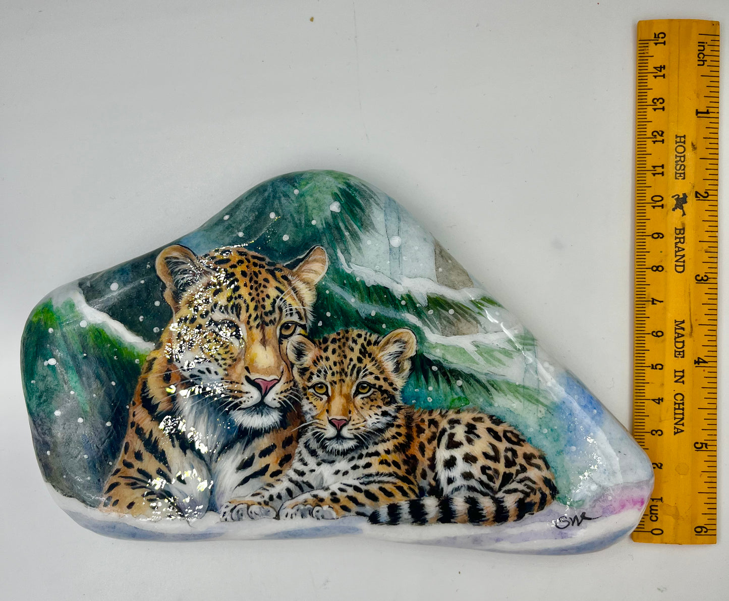 Einzigartig handbemalte Stein-die Leopard Mama und Kind-inklusive Tischstaffelei