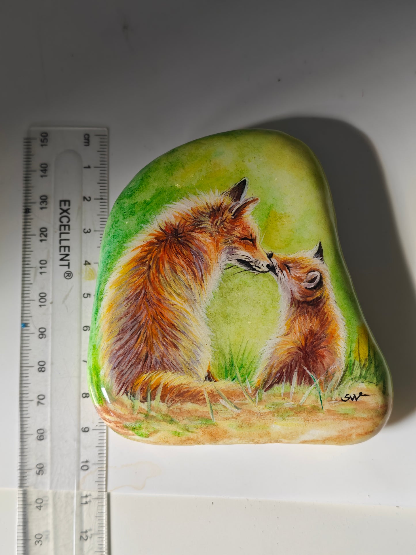 Einzigartig handbemalte Stein/Der Fuchs Mama und Kind /inklusive Tischstaffele