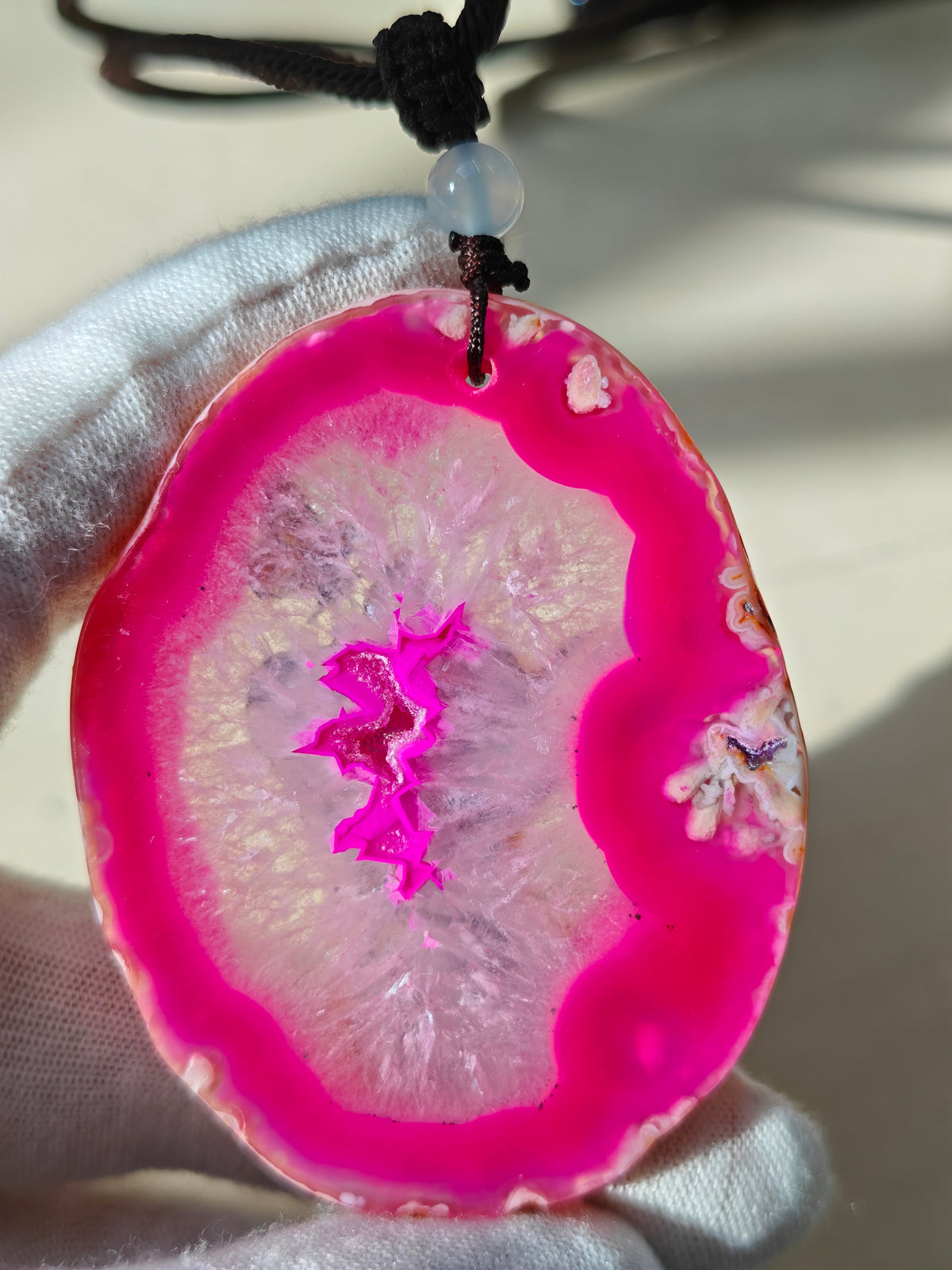 Einzigartige Anhänger /Süßes Rehkitz und Schmetterling/Achat/Hand bemalt Juwelen und tragbare Kunst /Natur Schmuck