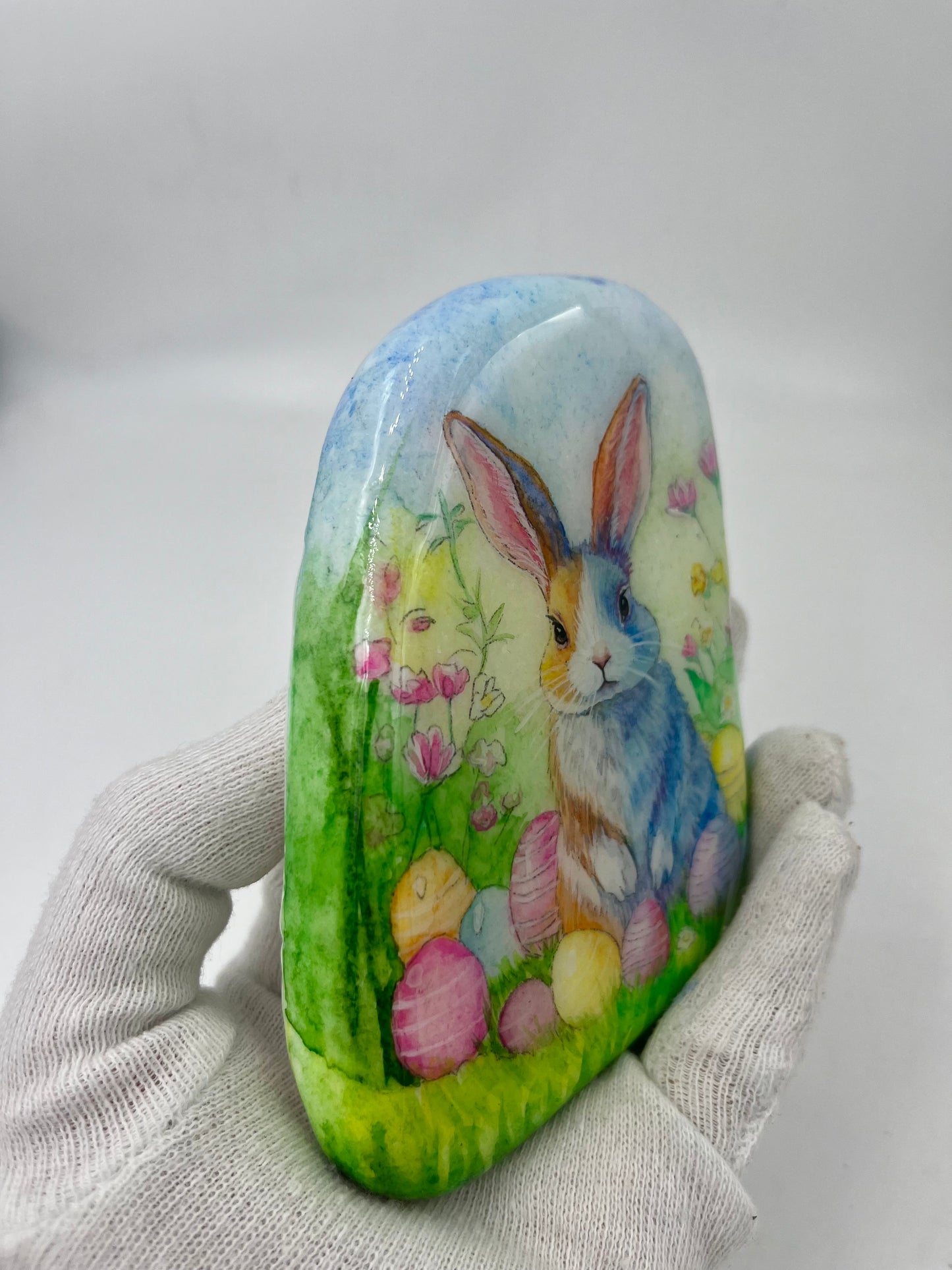 Einzigartig handbemalte Stein/der Osterhase/inklusive Tischstaffelei