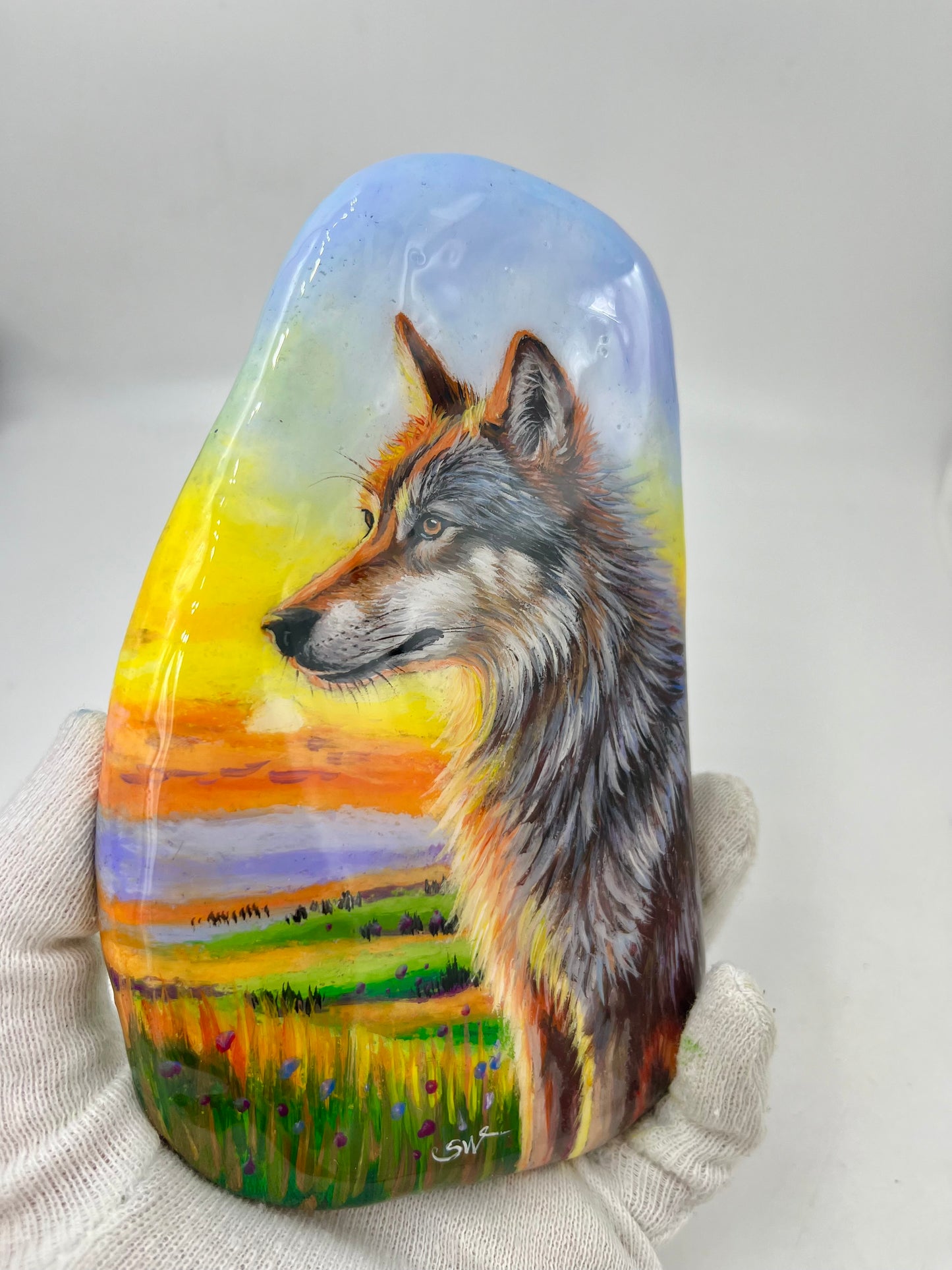 Einzigartig handbemalte Stein/Der Wolf im Abendlicht /inklusive Tischstaffelei