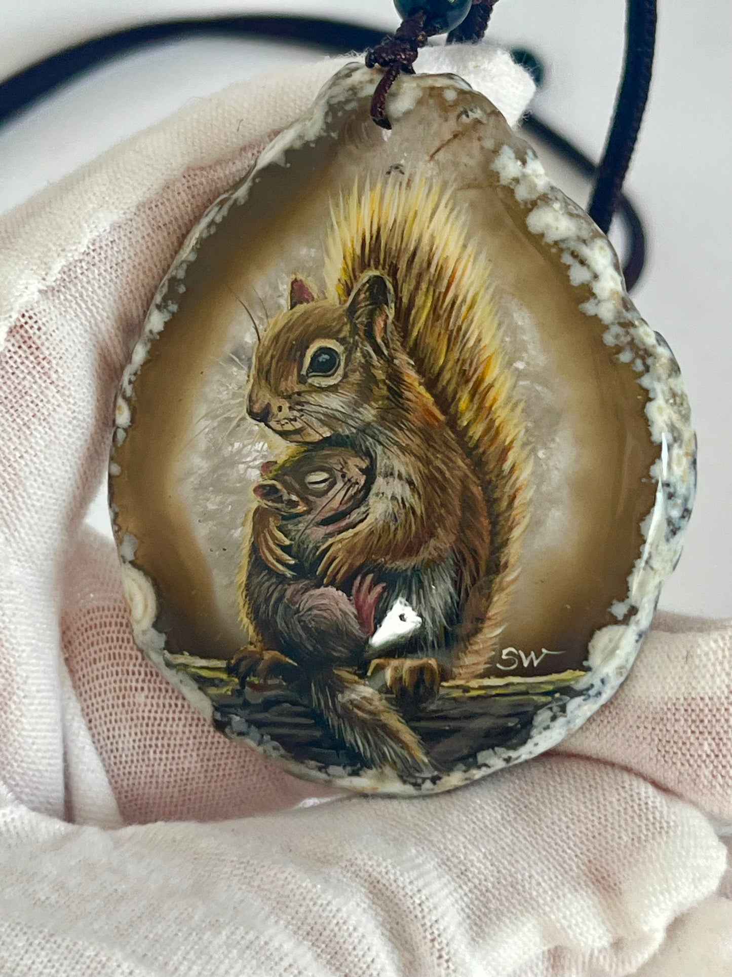 Einzigartige Anhänger /Eichhörchen Mama und Kind/Achat/Hand bemalt Juwelen und tragbare Kunst /Natur Schmuck