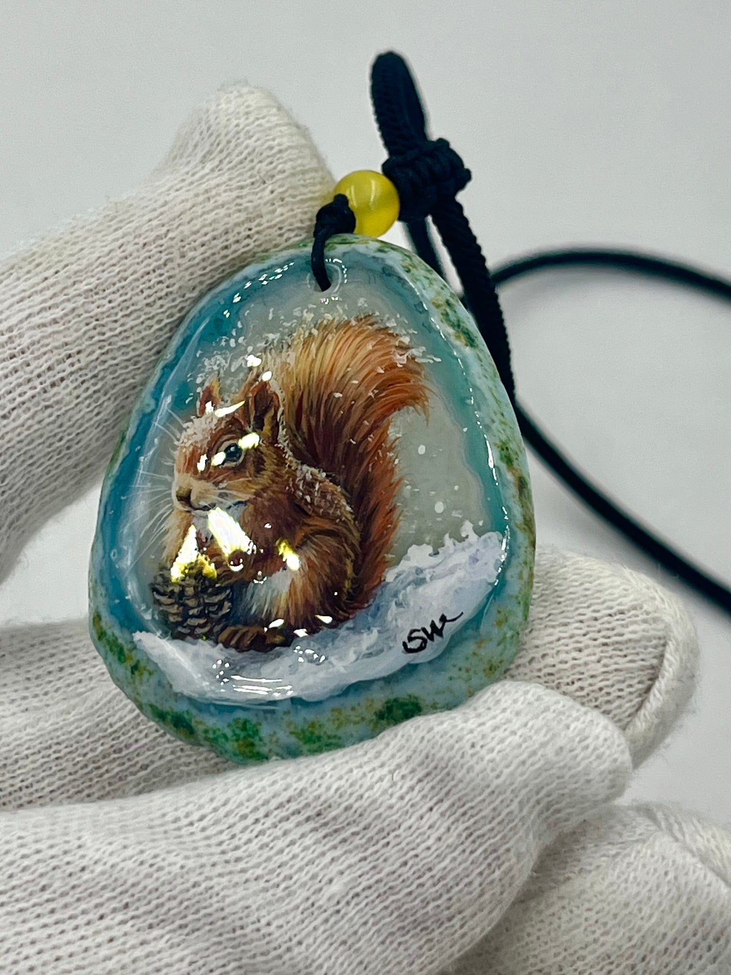 Einzigartige Anhänger /das Eichhörnchen /Achat/Hand bemalt Juwelen und tragbare Kunst /Natur Schmuck