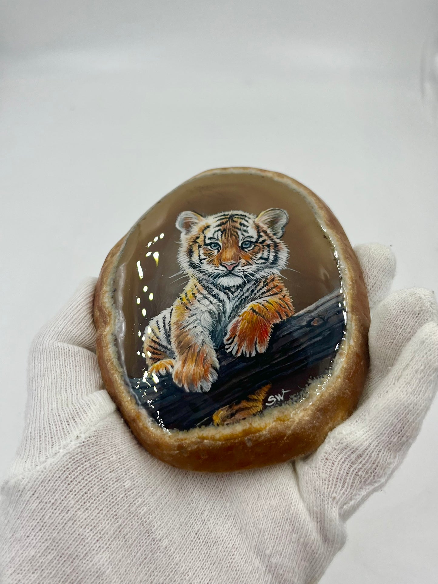 Einzigartige bemalt Achatscheibe/Der Tigerbaby/Hand bemalt /Deko/Tierpotrait/ink.Metallständer