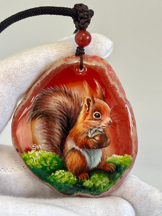 Einzigartige Anhänger /Das Eichhörnchen /Achat/Hand bemalt Juwelen und tragbare Kunst /Natur Schmuck