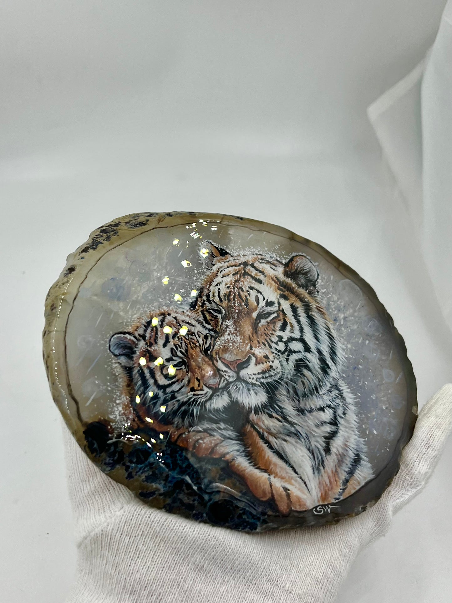 Einzigartige bemalt Achatscheibe/ Tiger Mama und Kind /Hand bemalt /Deko/Tierpotrait/ink.Metallständer