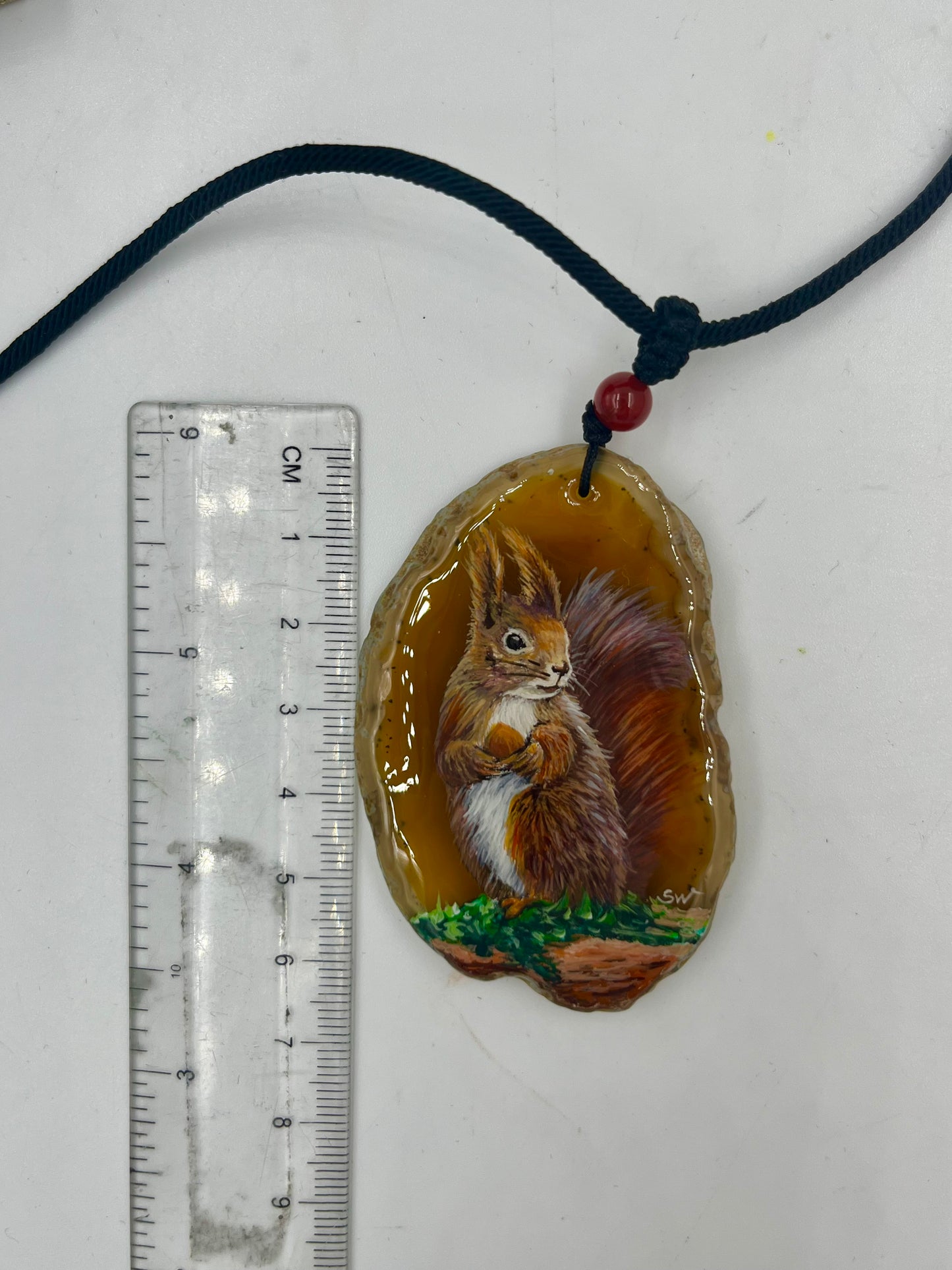 Einzigartige Anhänger /das Eichhörnchen /Achat/Hand bemalt