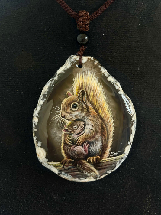 Einzigartige Anhänger /Eichhörchen Mama und Kind/Achat/Hand bemalt Juwelen und tragbare Kunst /Natur Schmuck