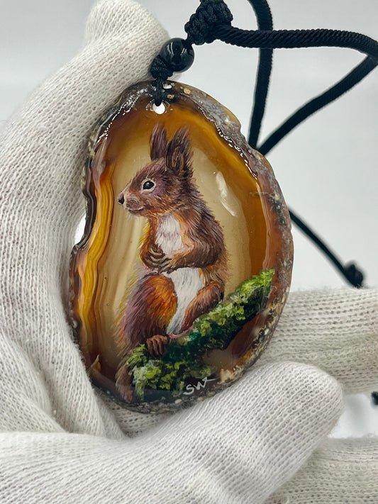 Einzigartige Anhänger /Das Eichhörnchen /Achat/Hand bemalt Juwelen und tragbare Kunst /Natur Schmuck
