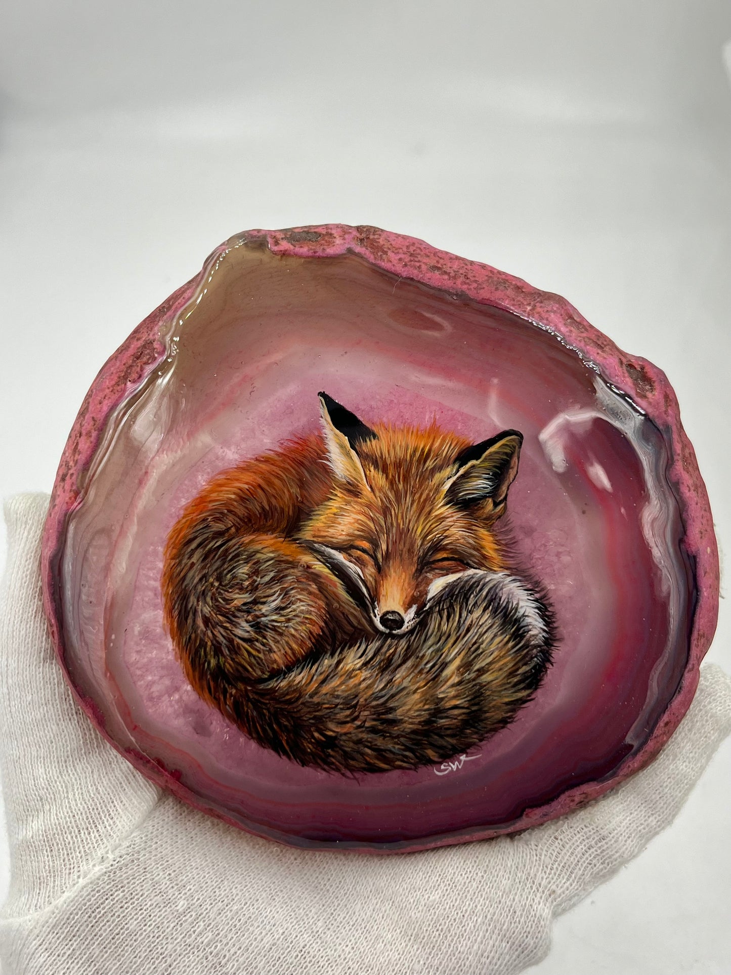 Einzigartige bemalt Achatscheibe/ Das schlafende Füchschen /Hand bemalt /Deko/Tierpotrait/ink.Metallständer