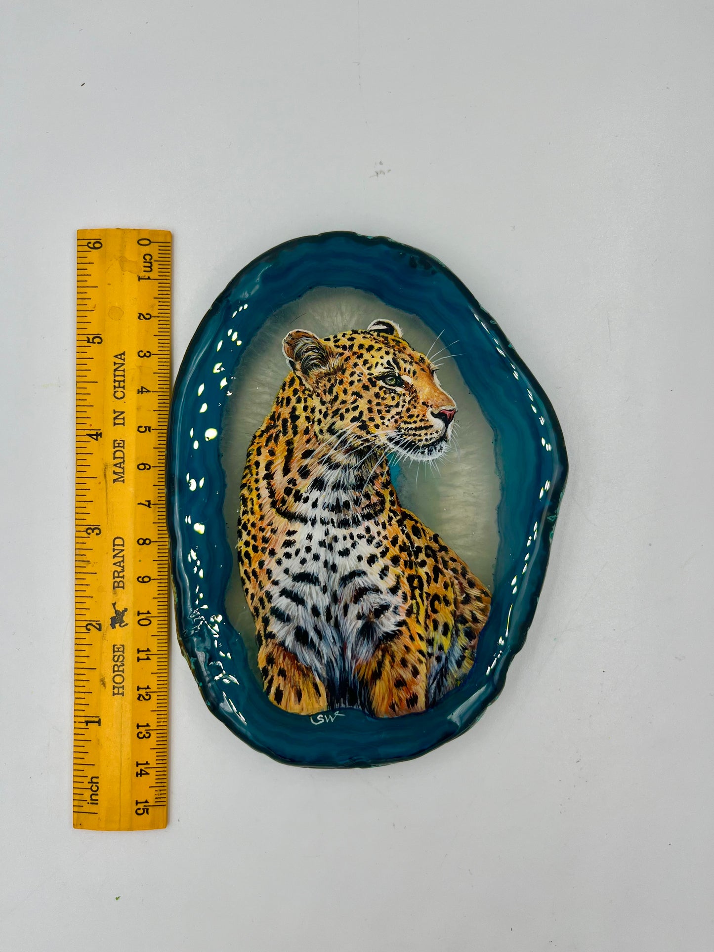 Einzigartige bemalt Achatscheibe/Der Leopard/Hand bemalt /Deko/Tierpotrait/ink.Metallständer