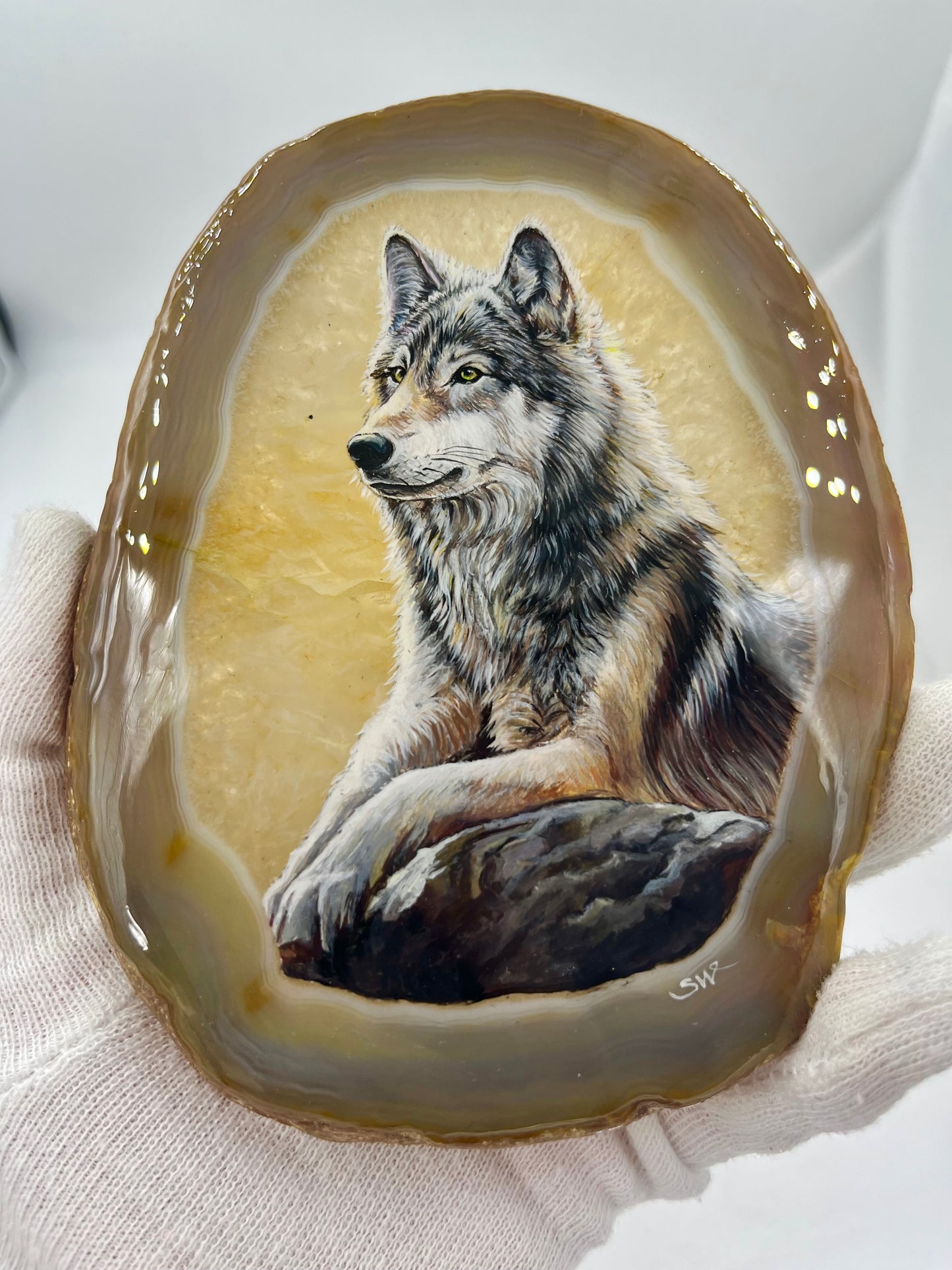 Einzigartige bemalt Achatscheibe/Der Wolf /Hand bemalt /Deko/Tierpotrait/ink.Metallständer