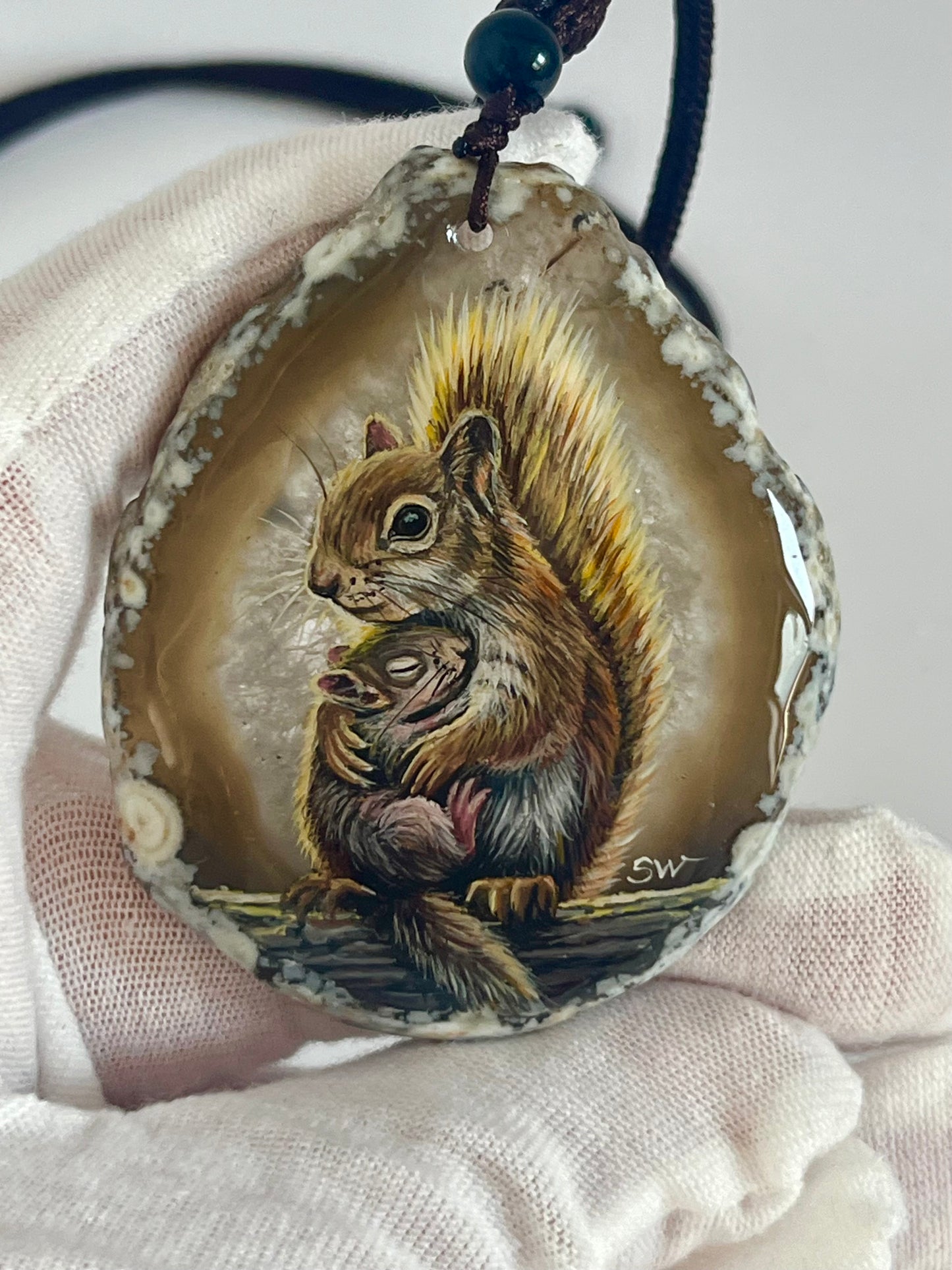 Einzigartige Anhänger /Eichhörchen Mama und Kind/Achat/Hand bemalt Juwelen und tragbare Kunst /Natur Schmuck