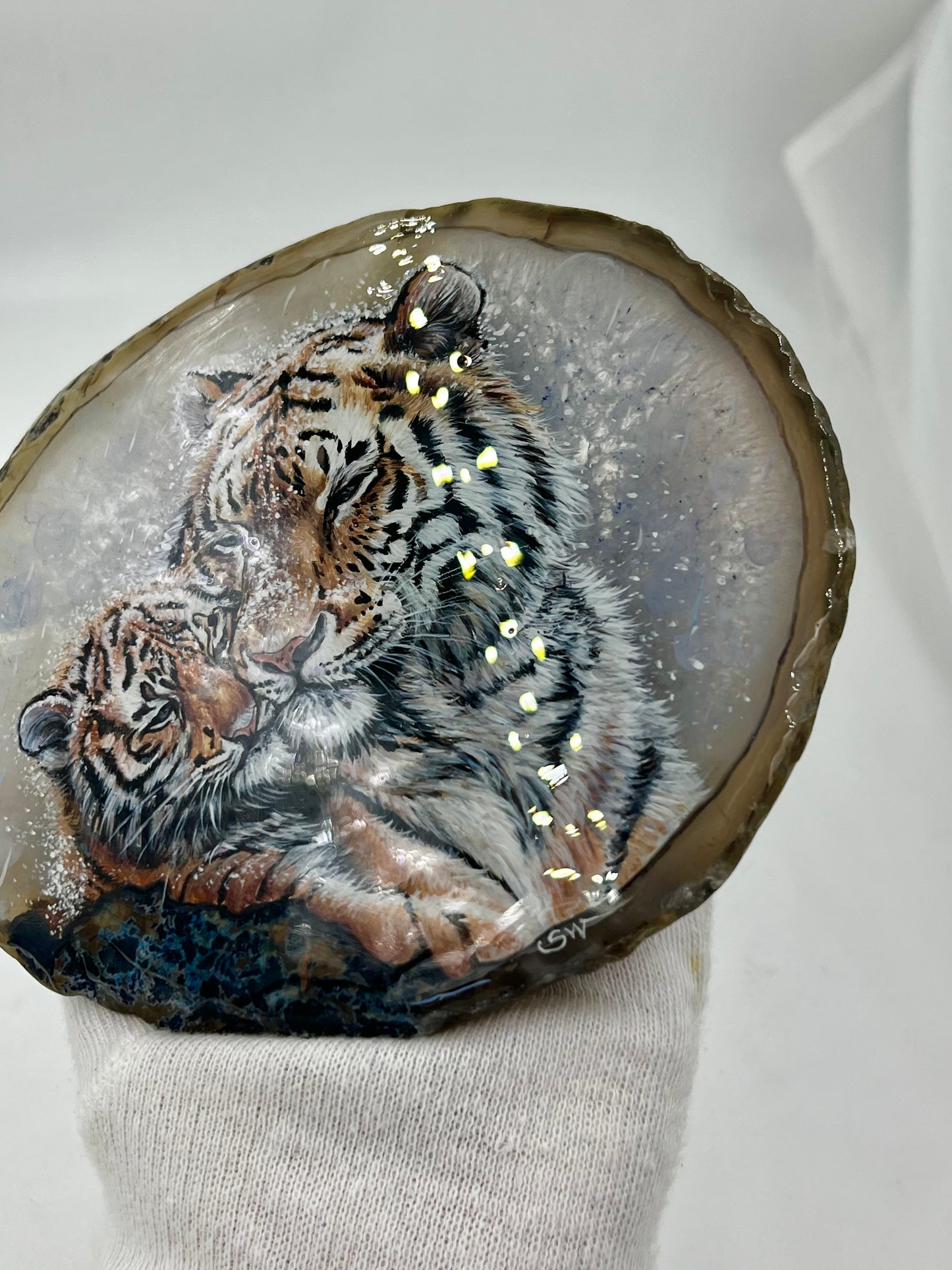 Einzigartige bemalt Achatscheibe/ Tiger Mama und Kind /Hand bemalt /Deko/Tierpotrait/ink.Metallständer