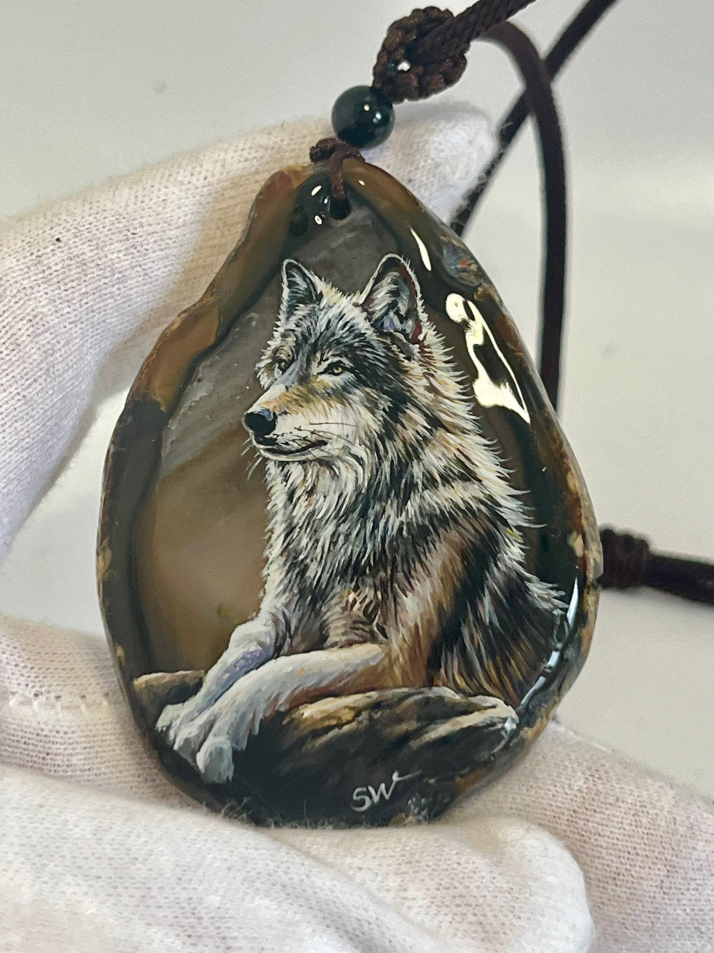 Einzigartige Anhänger /Der Wolf /Achat/Hand bemalt Juwelen und tragbare Kunst /Natur Schmuck