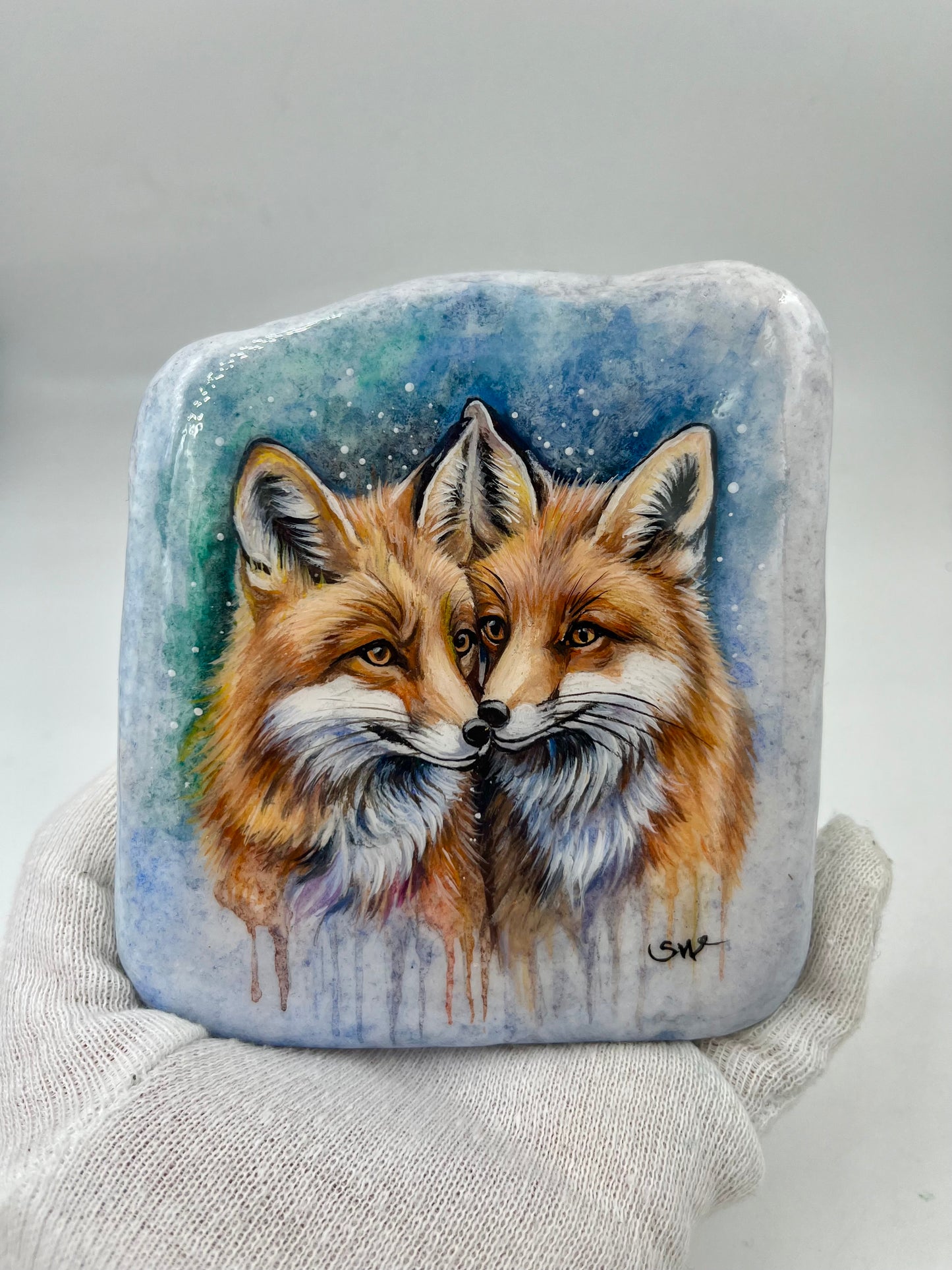 Einzigartig handbemalte Stein/Zwei Fuchs /inklusive Tischstaffelei