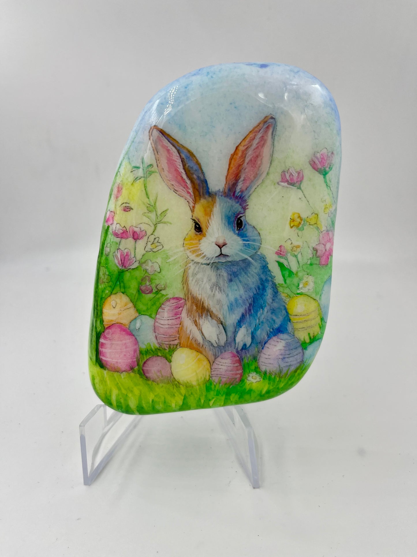 Einzigartig handbemalte Stein/der Osterhase/inklusive Tischstaffelei