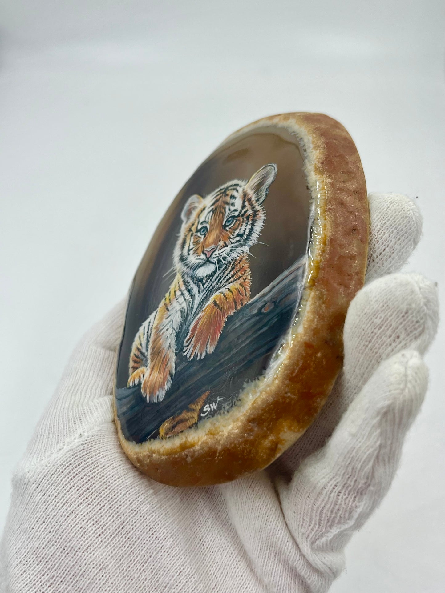 Einzigartige bemalt Achatscheibe/Der Tigerbaby/Hand bemalt /Deko/Tierpotrait/ink.Metallständer