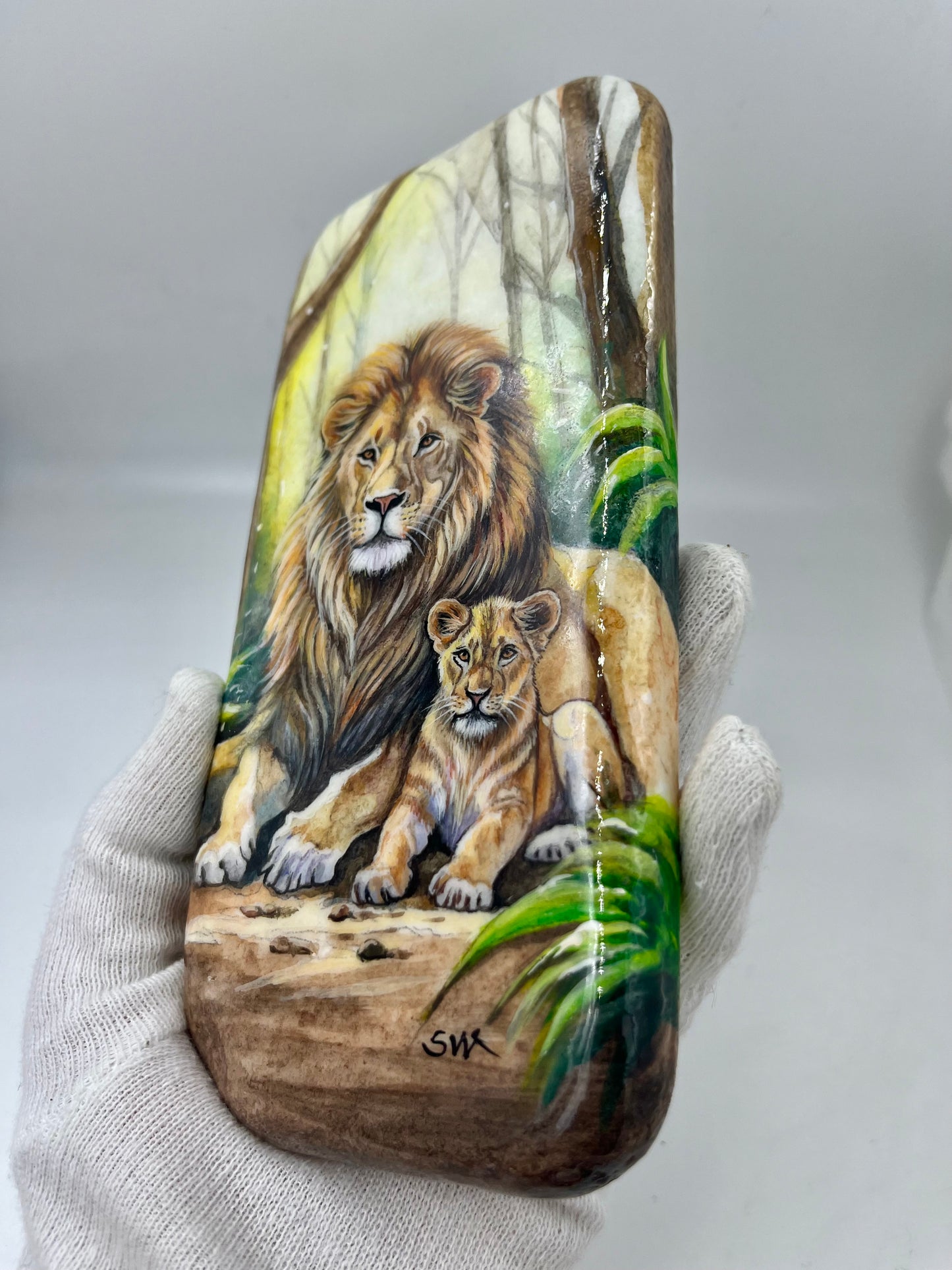 Einzigartig handbemalte Stein-der Löwe Papa mit Kind/inklusive Tischstaffelei