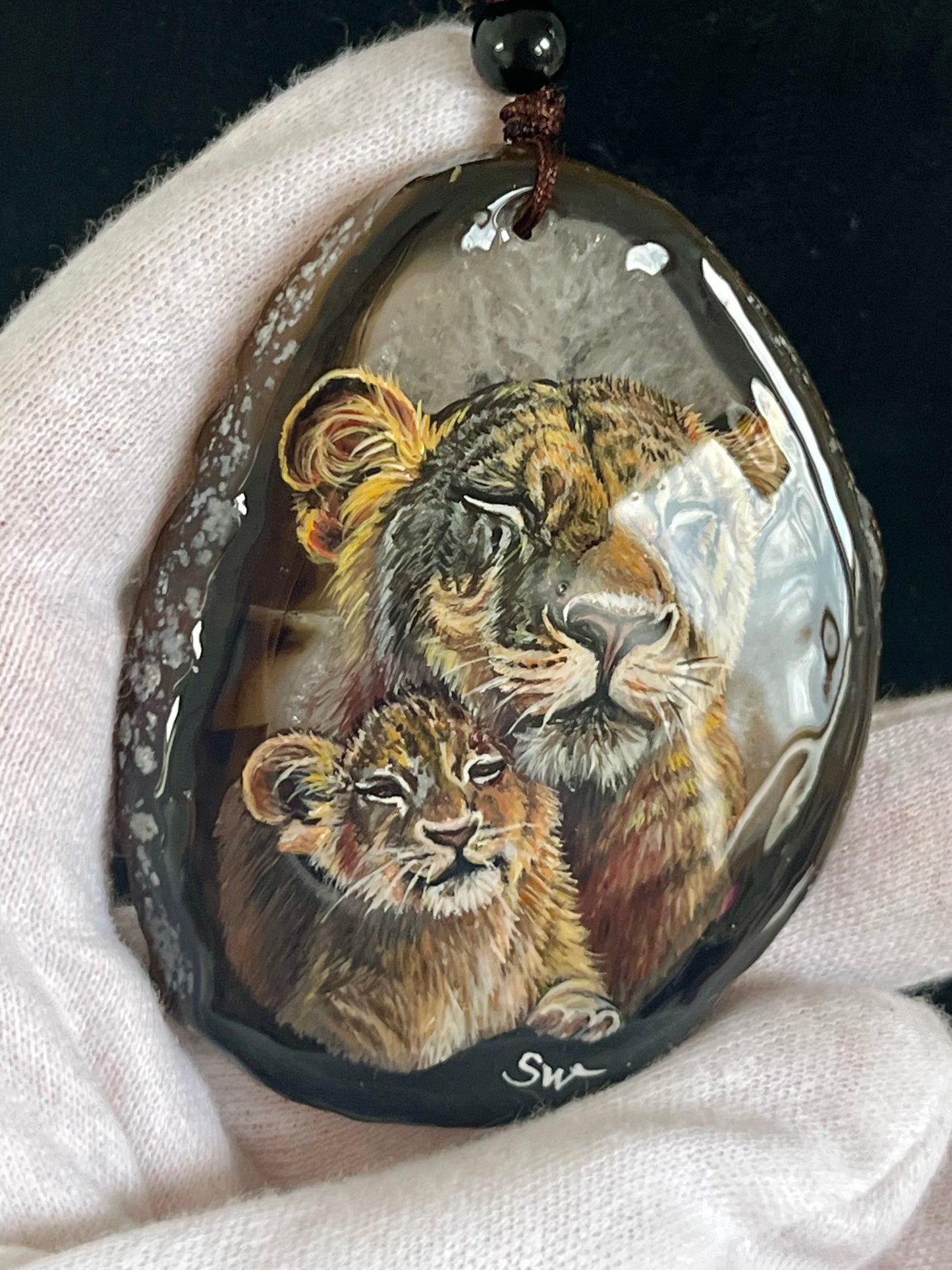 Einzigartige Anhänger /Löwe Mama und Kind/Achat/Hand bemalt Juwelen und tragbare Kunst /Natur Schmuck