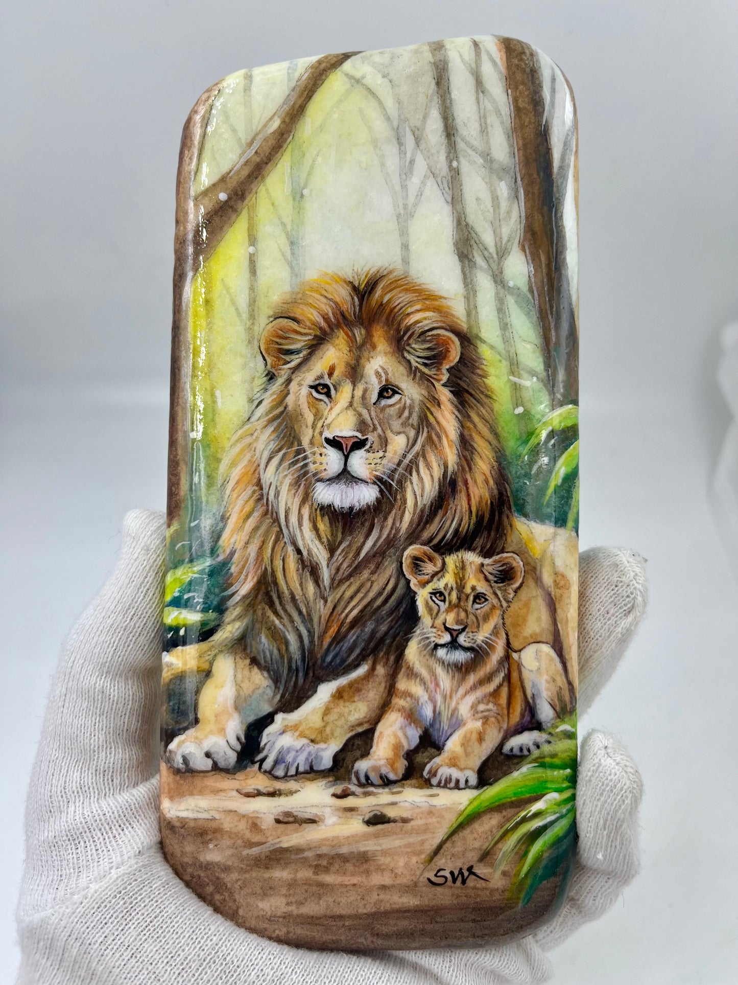 Einzigartig handbemalte Stein-der Löwe Papa mit Kind/inklusive Tischstaffelei