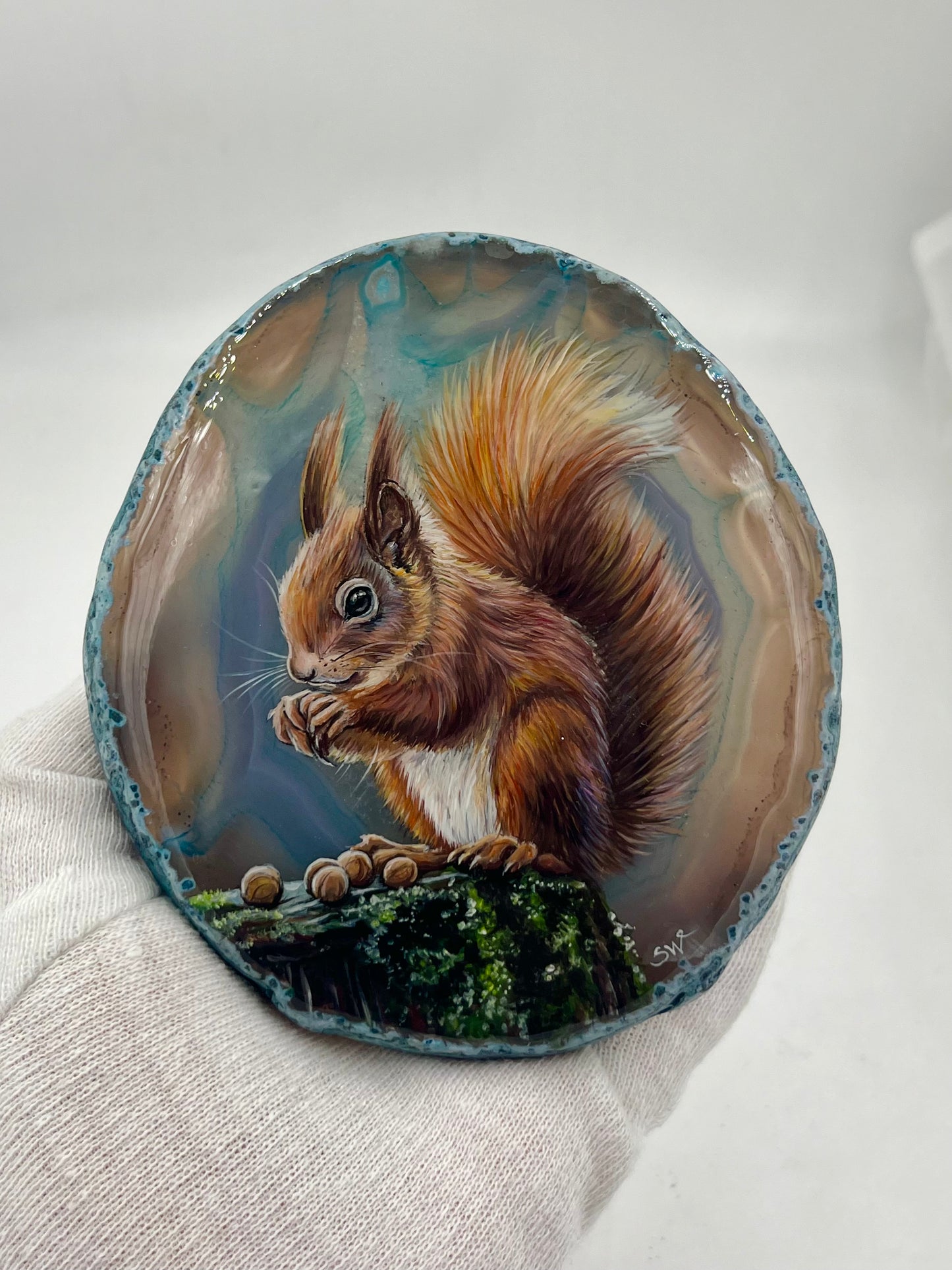 Einzigartige bemalt Achatscheibe/Das Eichhörnchen/Hand bemalt /Deko/Tierpotrait/ink.Metallständer