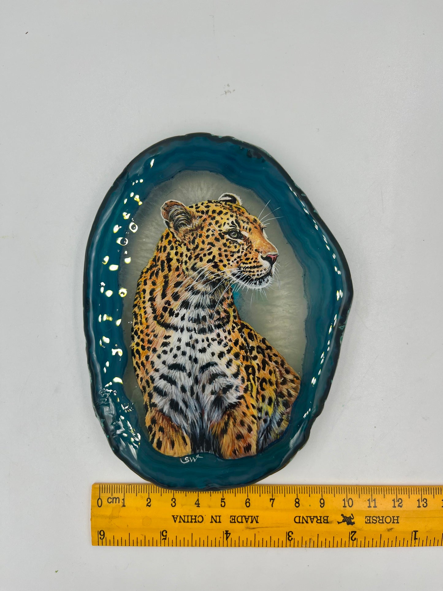 Einzigartige bemalt Achatscheibe/Der Leopard/Hand bemalt /Deko/Tierpotrait/ink.Metallständer
