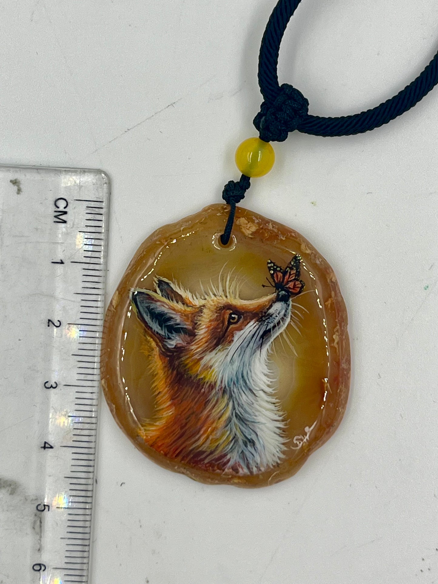 Einzigartige Anhänger /Der Fuchs und der Schmetterling /Achat/Hand bemalt Juwelen und tragbare Kunst /Natur Schmuck