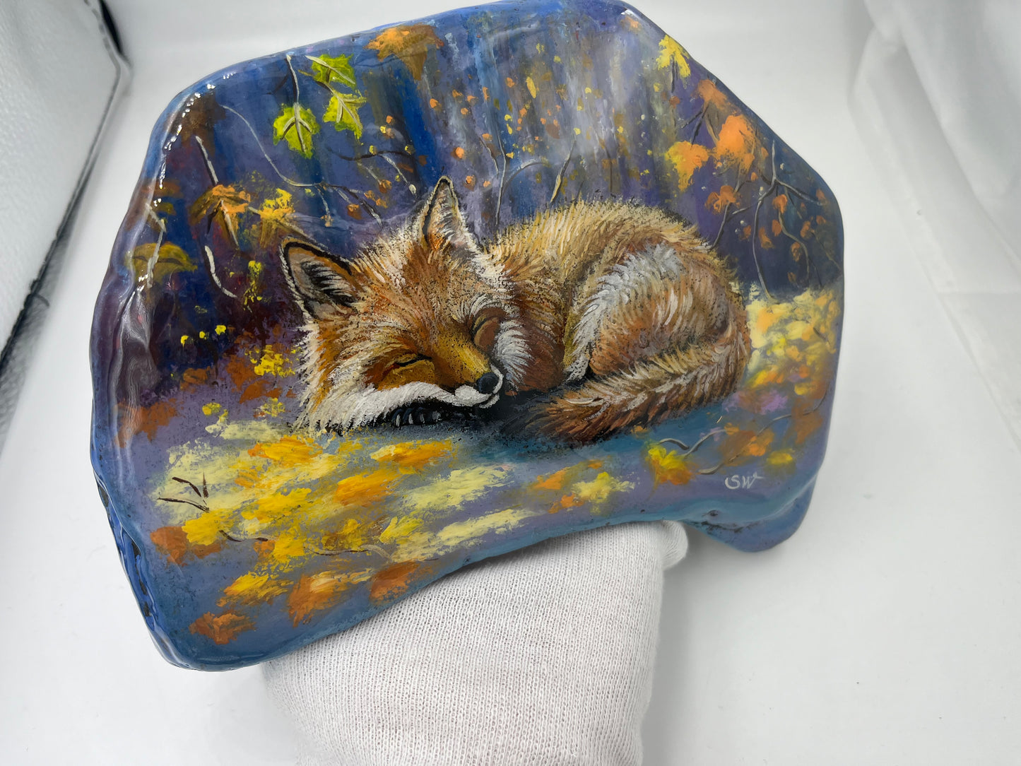 Einzigartig handbemalte Stein-der schlafenden Fuchs/inklusive Tischstaffelei