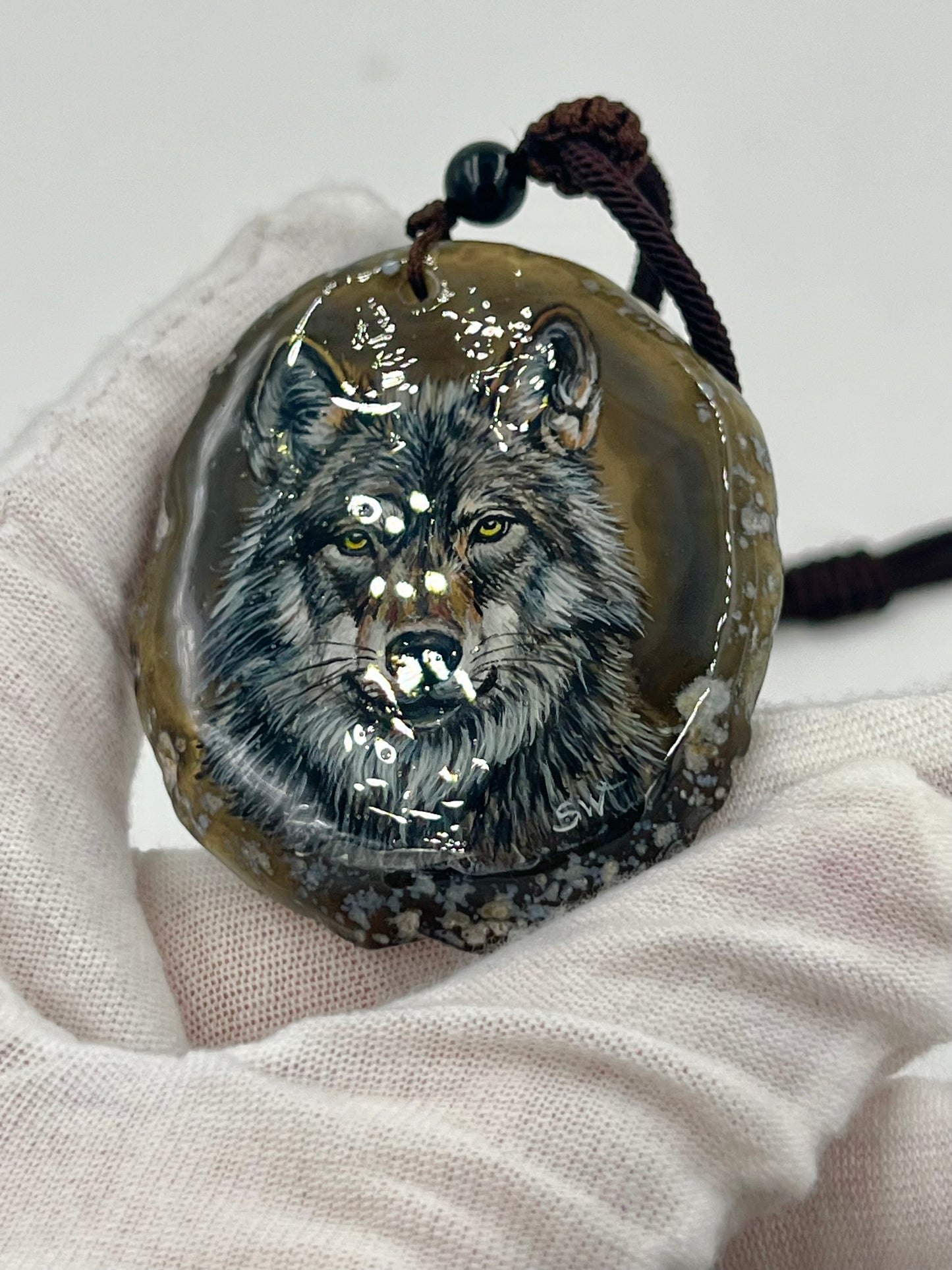 Einzigartige Anhänger /Der Wolf /Achat/Hand bemalt Juwelen und tragbare Kunst /Natur Schmuck