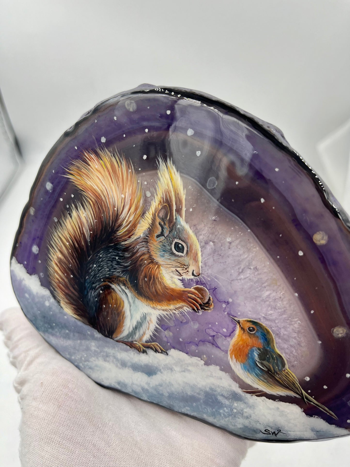 Einzigartige bemalt Achatscheibe/das Eichhörnchen und der Vogel/Hand bemalt /Deko/Tierpotrait/ink.Metallständer