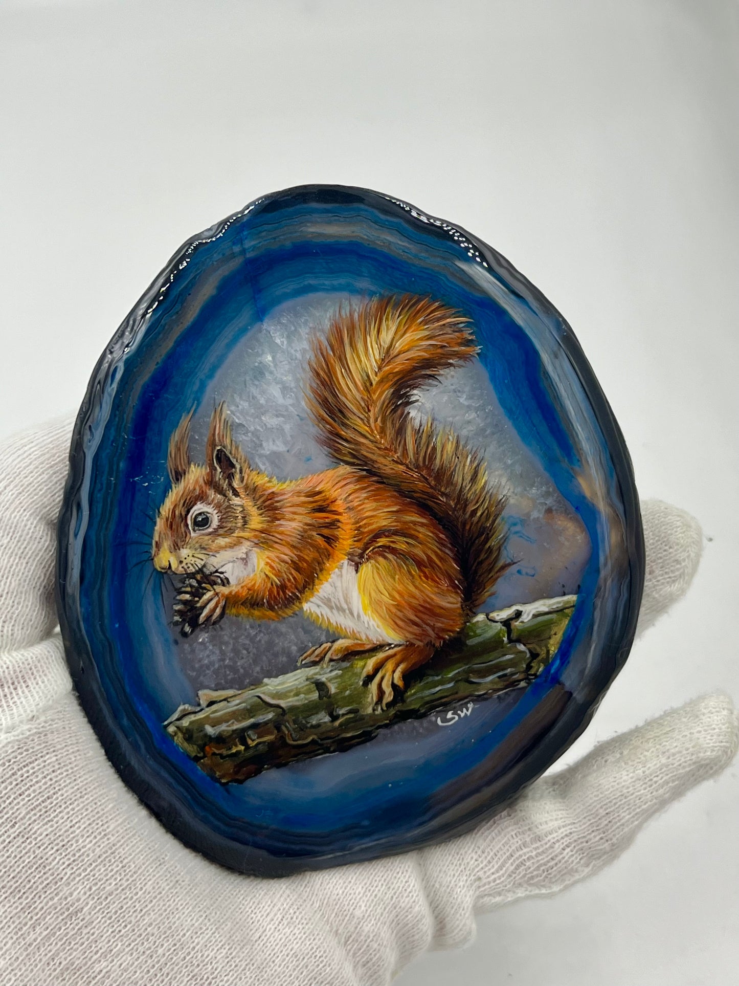 Einzigartige bemalt Achatscheibe/Das Eichhörnchen/Hand bemalt /Deko/Tierpotrait/ink.Metallständer