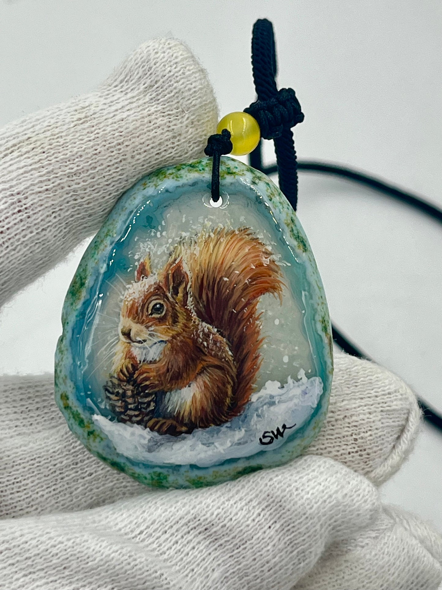 Einzigartige Anhänger /das Eichhörnchen /Achat/Hand bemalt Juwelen und tragbare Kunst /Natur Schmuck