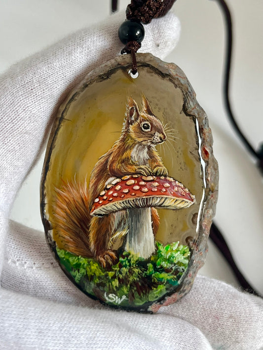 Einzigartige Anhänger /Das Eichhörnchen /Achat/Hand bemalt Juwelen und tragbare Kunst /Natur Schmuck