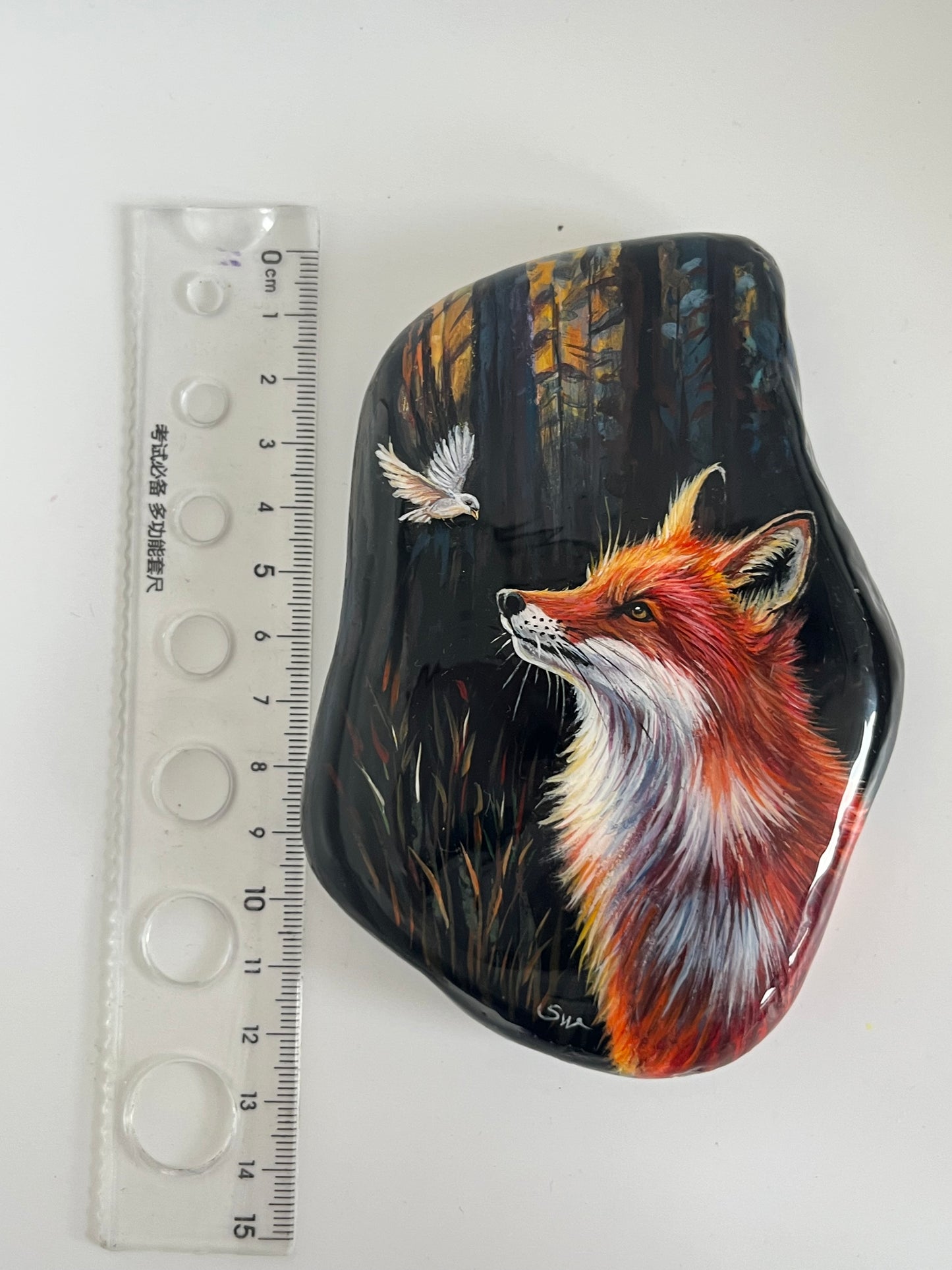 Einzigartig handbemalte Stein/der Fuchs und der Vogel /inklusive Tischstaffele